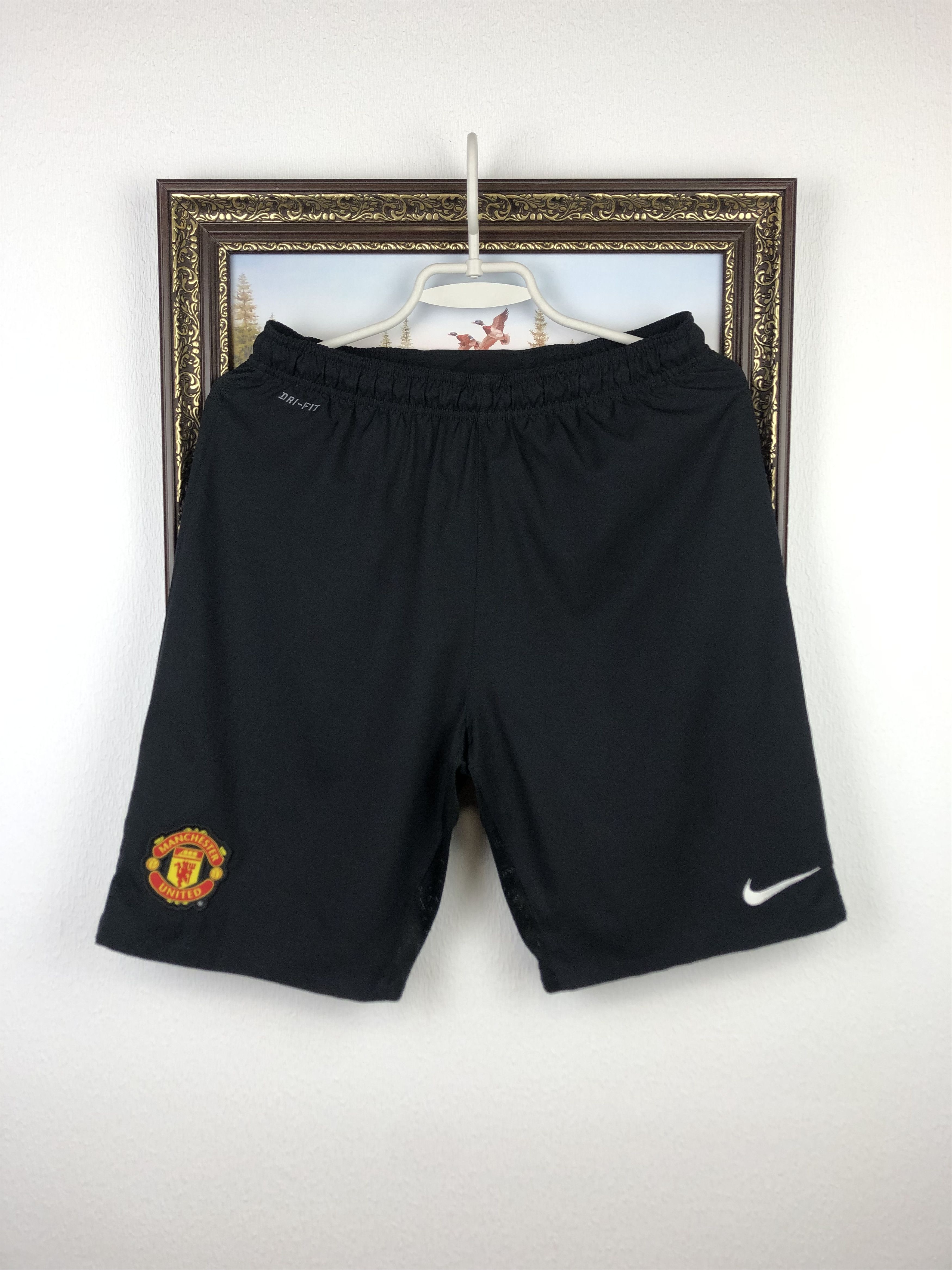 Nike Vintage Nike Manchester United Football Shorts Soccer Boys Size US 26 / EU 42 - 1 Thumbnail