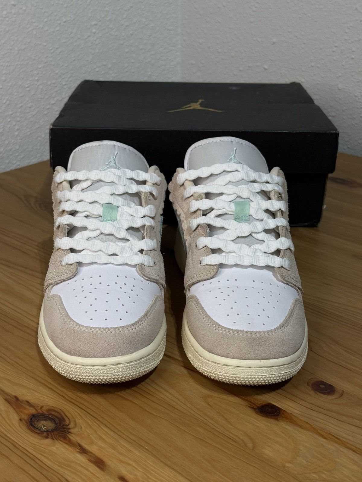 Jordan Brand × Nike Jordan 1 Low SE Scalloped Edge Guava Ice 5.5Y women’s 7.5 Size US 7.5 / IT 37.5 - 2 Thumbnail