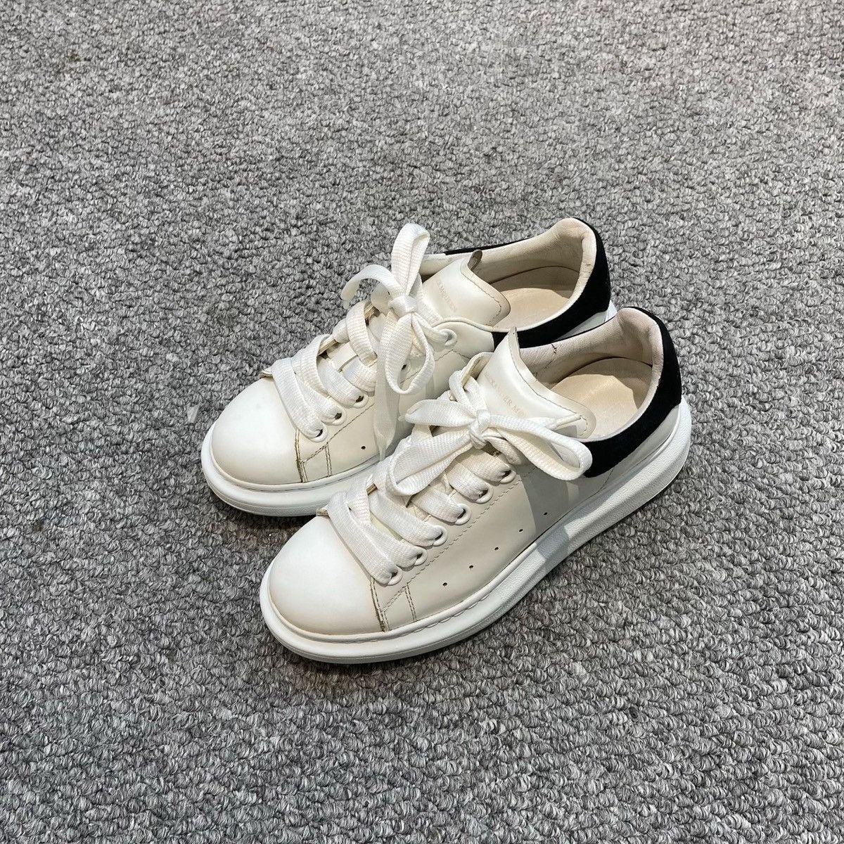 Alexander McQueen Alexander McQueen Oversized sneakers Size US 9 / IT 39 - 1 Thumbnail