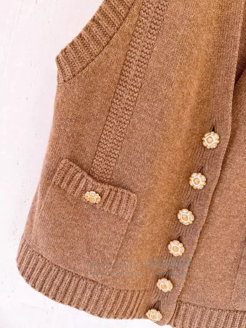 Chanel Chanel 24A high-end handicraft workshop flower diamond buc Size XXS / US 00 / IT 34 - 4 Thumbnail
