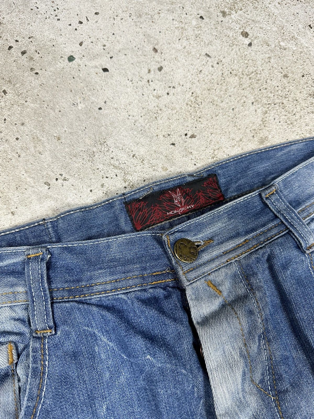 Affliction × Japanese Brand × Vintage Vintage Y2K Acid Washed Blue Baggy Denim Pants Jeans Size US 36 / EU 52 - 9 Thumbnail