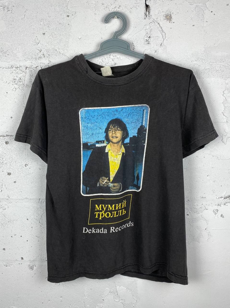 Band Tees Avant Garde Rock Mummy Troll Smoke Sigaret T Shirt Size US L / EU 52-54 / 3 - 1 Thumbnail