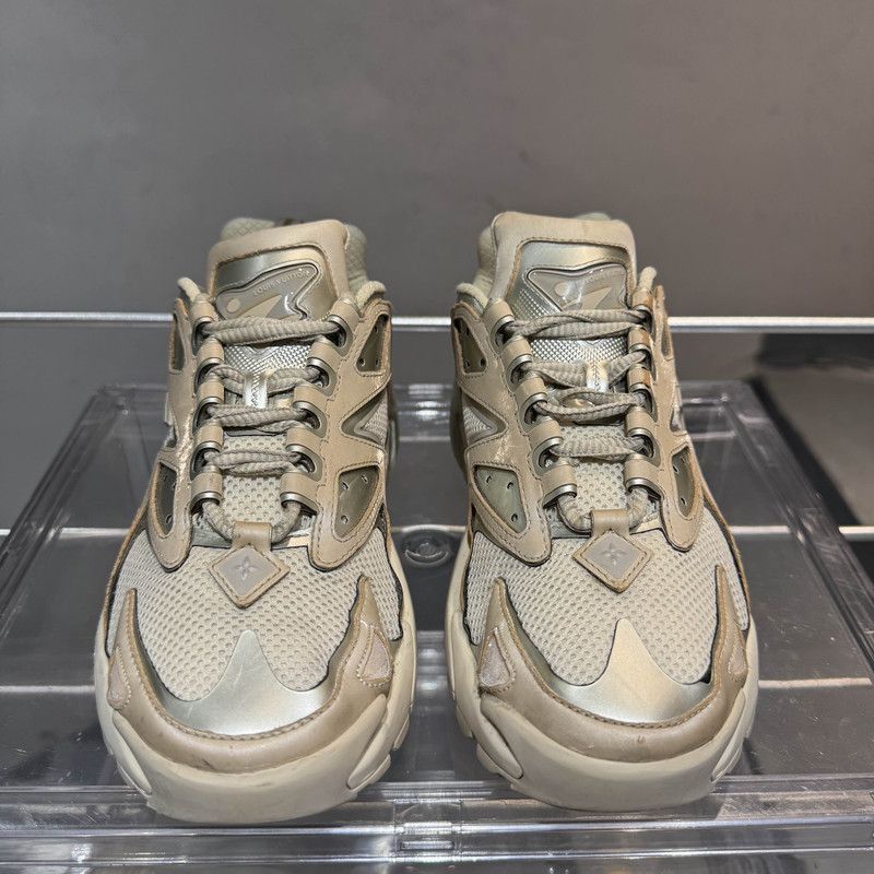 Louis Vuitton Louis Vuitton Runner Tatic Low-Top Sneakers - Size US 7.5 / EU 40-41 - 2 Thumbnail