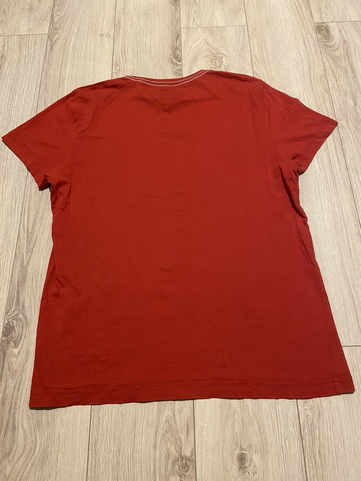 Tommy Hilfiger Tommy Hilfiger y2k 2000s print tee Size US M / EU 48-50 / 2 - 2 Thumbnail