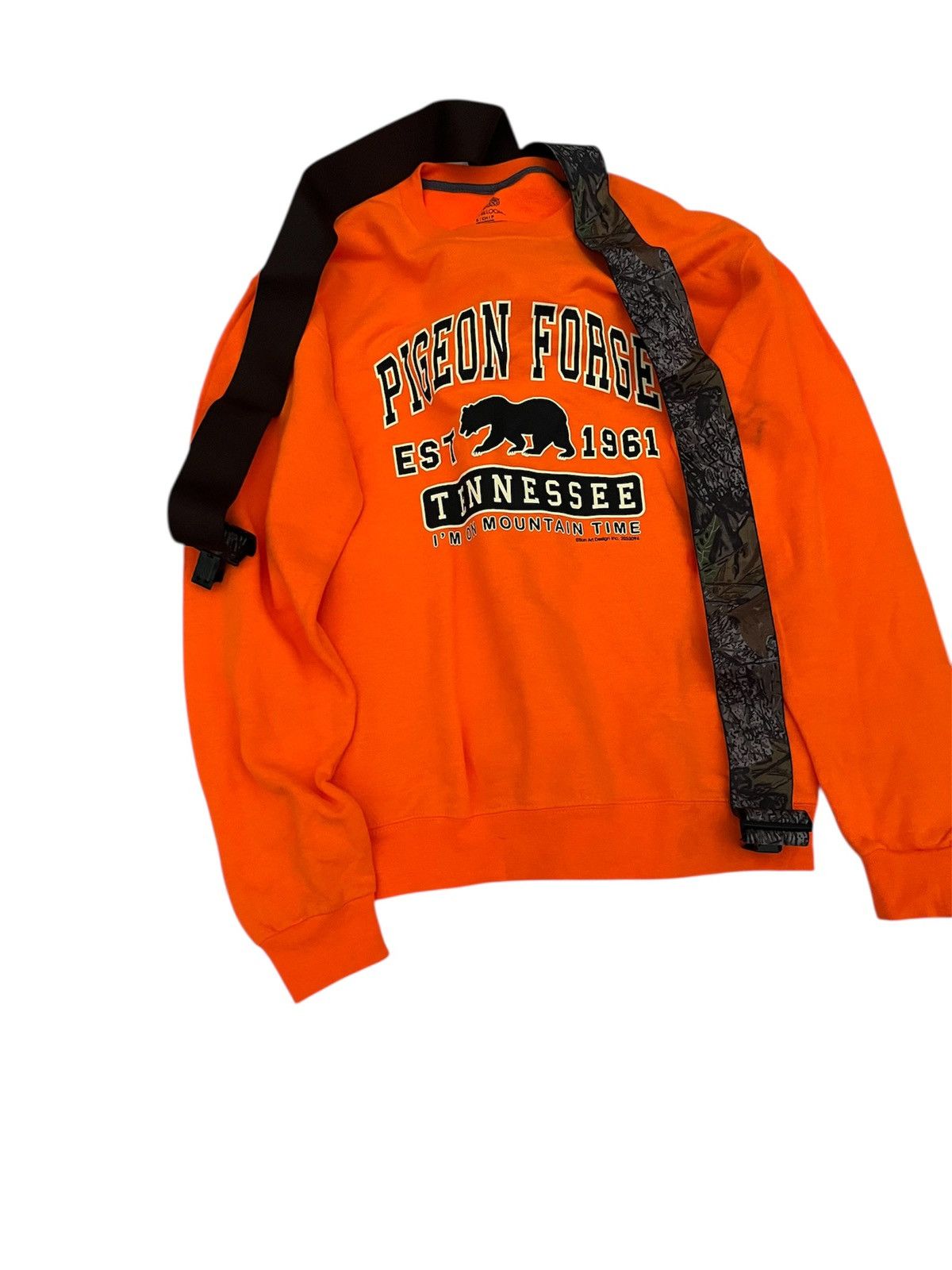 Realtree Vintage Pigeon Forge Tennessee Crewneck w/ Camo Suspenders Size US S / EU 44-46 / 1 - 2 Thumbnail