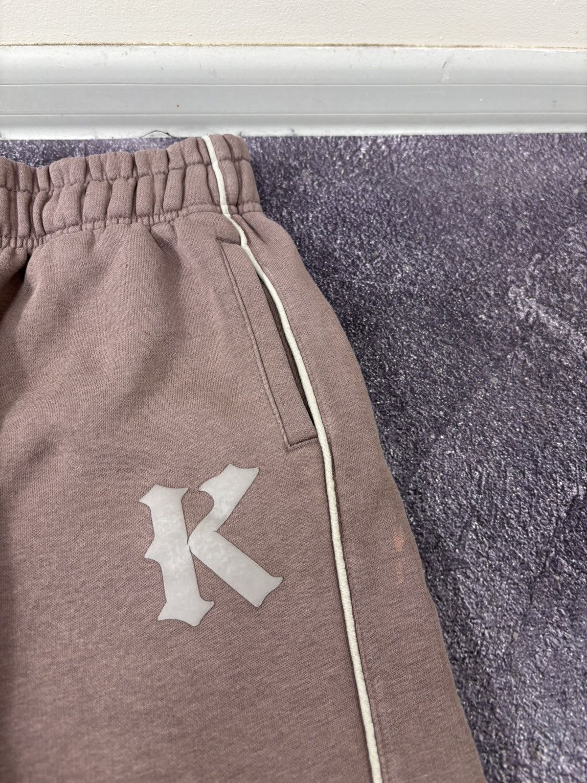 Karl Kani Karl Kani Y2K Women’s Brown Sidestripe Baggy Sweatpants Size 26" / US 2 / IT 38 - 9 Thumbnail