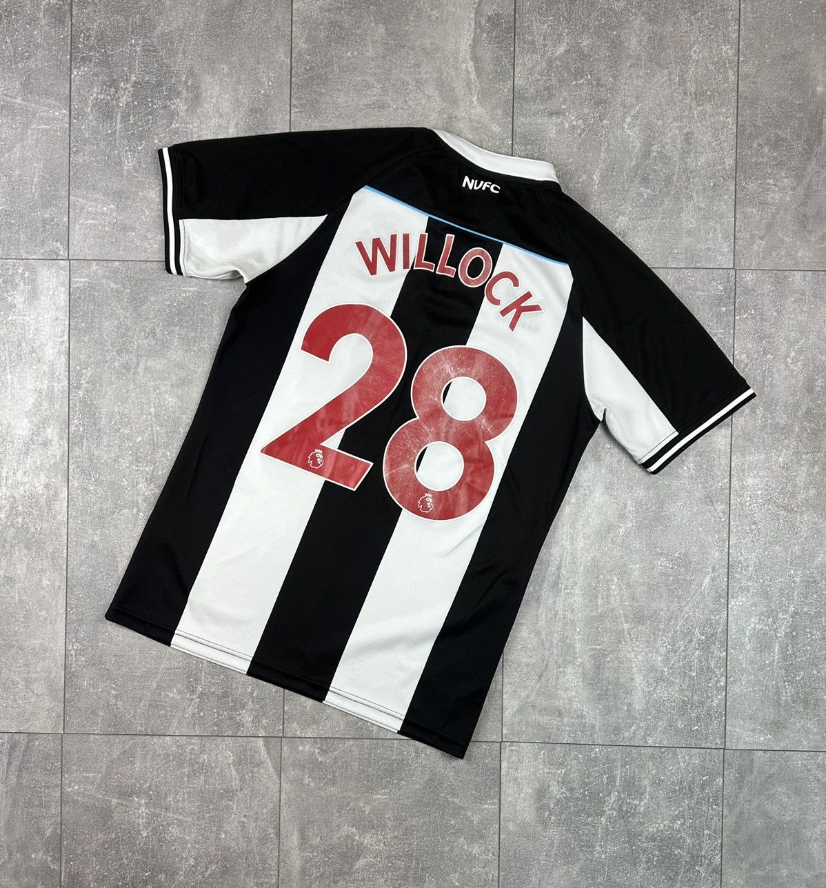 Castore Castore New Castle United 2021/22 Home #28 Willock Jersey Size US M / EU 48-50 / 2 - 2 Thumbnail
