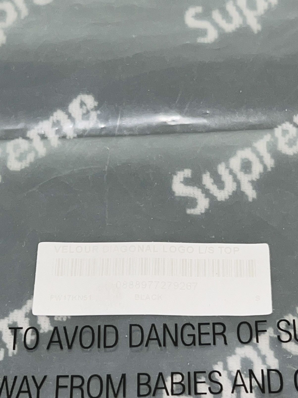 Supreme FW17 SUPREME VELOUR LOGO L/S Small Size US S / EU 44-46 / 1 - 6 Thumbnail