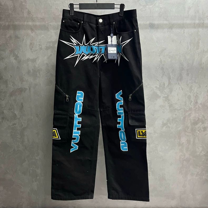 Louis Vuitton Louis Vuitton Black graffiti-monogrammed print cargo jeans Size US 31 - 1 Thumbnail