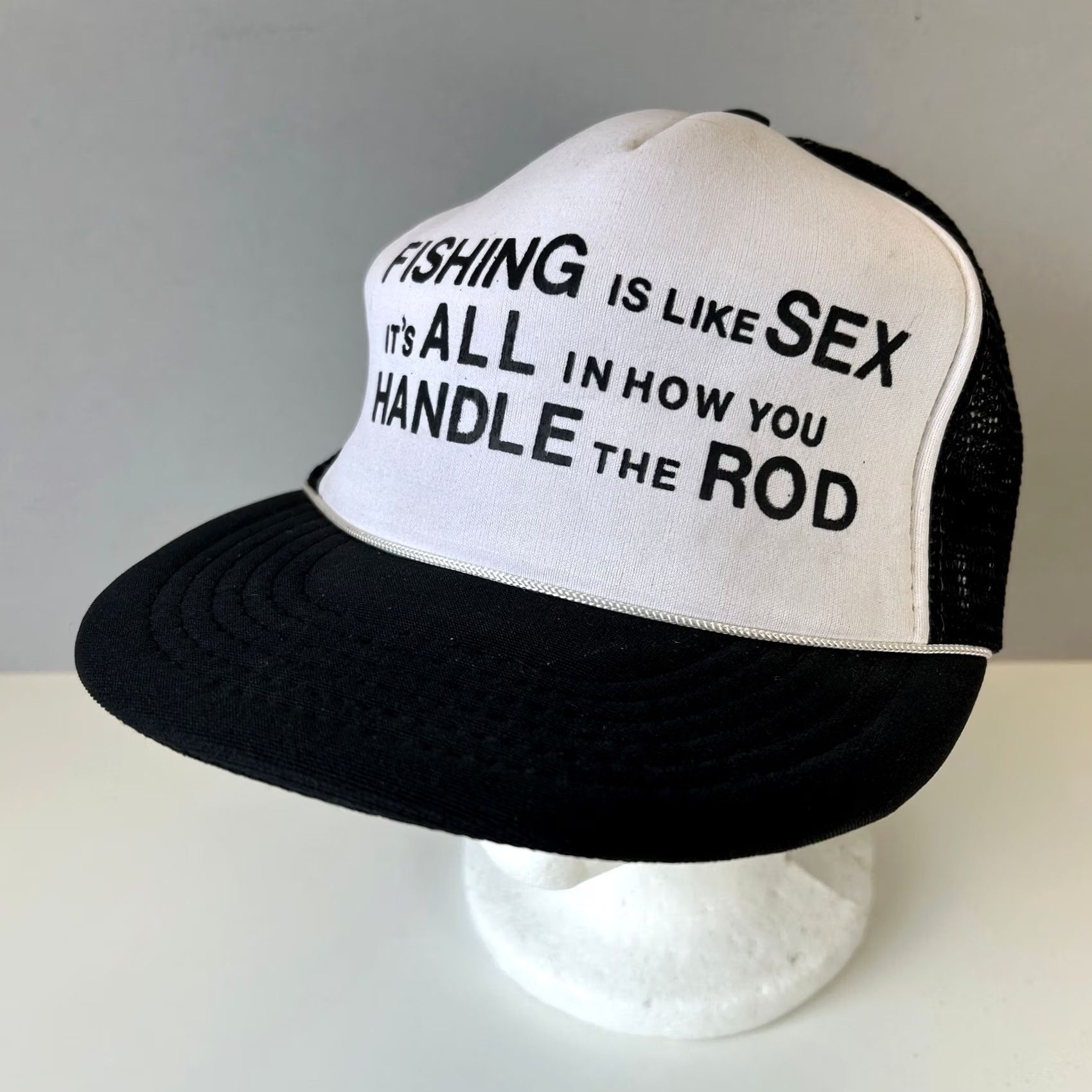 Vintage VINTAGE Funny Fishing Hat Trucker Like Sex It’s How You Handle The Rod Black Size ONE SIZE - 2 Thumbnail
