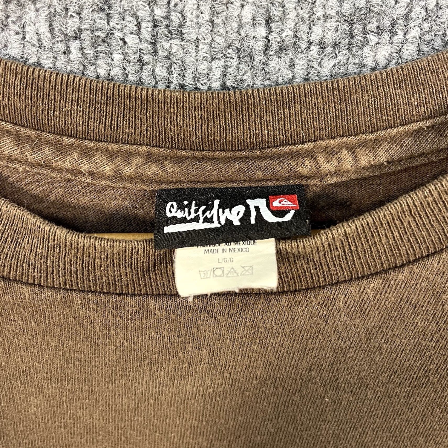 Quiksilver VINTAGE Quiksilver Brown Faded Surf Skate Y2K 90s Large T-Shirt Men Crew Neck Short Sleeve Cotton Logo 90s Grunge Center Brown L Regular Size Vintage Size US L / EU 52-54 / 3 - 4 Thumbnail