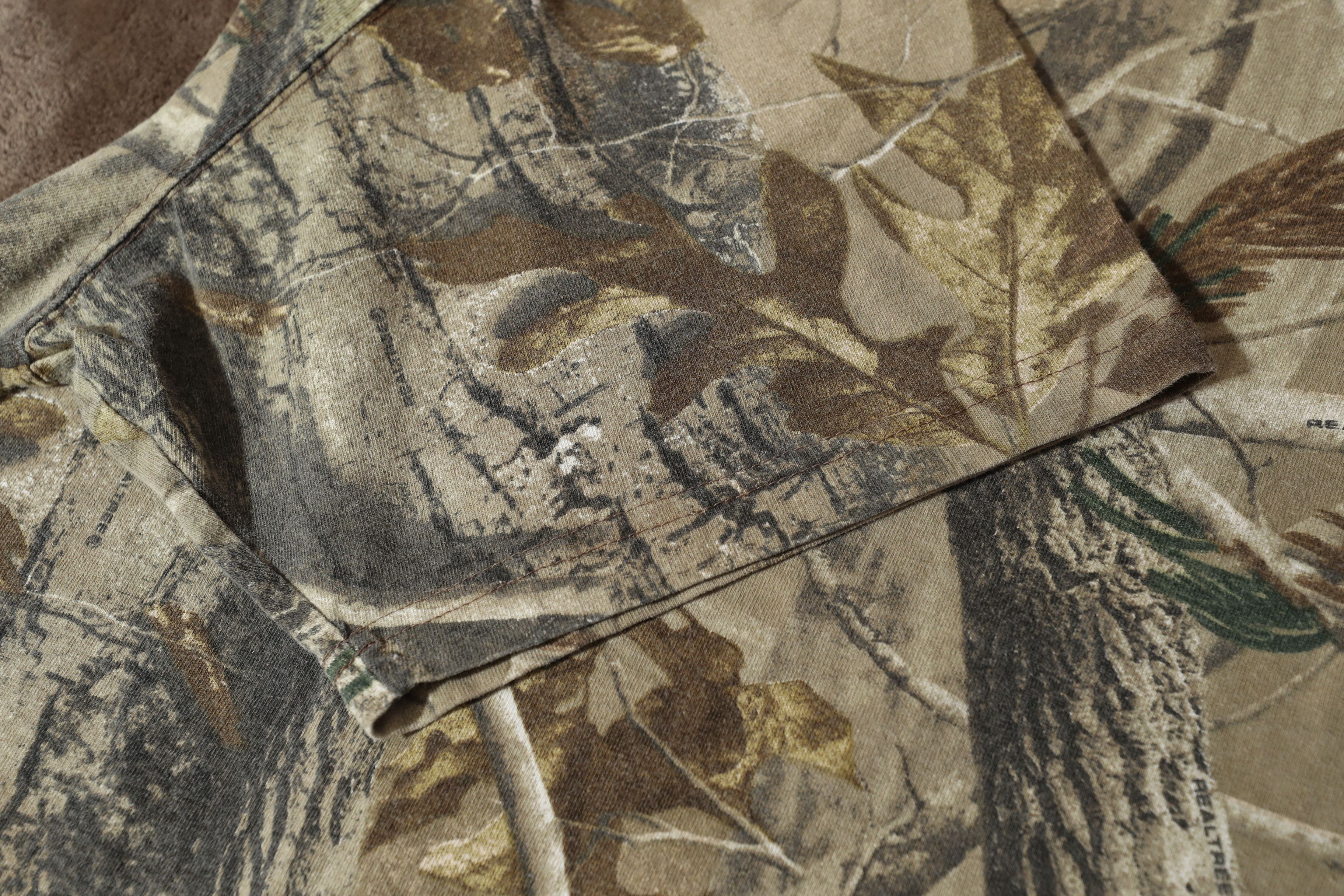 Carhartt Vintage Carhartt K287 CAP Realtree Camo Pocket T-Shirt (2XL) Size US XXL / EU 58 / 5 - 14 Thumbnail