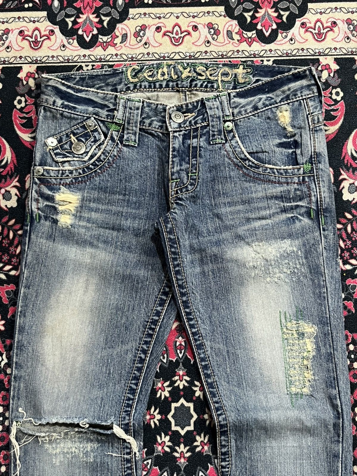 If Six Was Nine C Seventeen Cedi Sept Embroidery Pocket Distress Flare Jean Size 29" - 4 Thumbnail