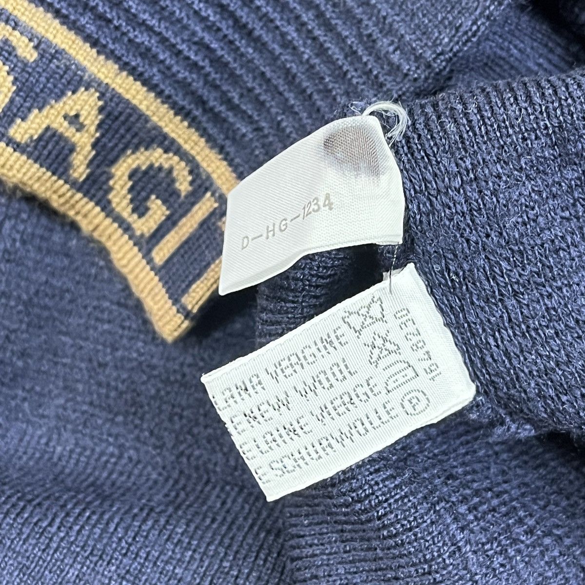 Fendi × Vintage Distressed FENDI Ripped Vintage Knitwear Sweater Size US S / EU 44-46 / 1 - 19 Thumbnail