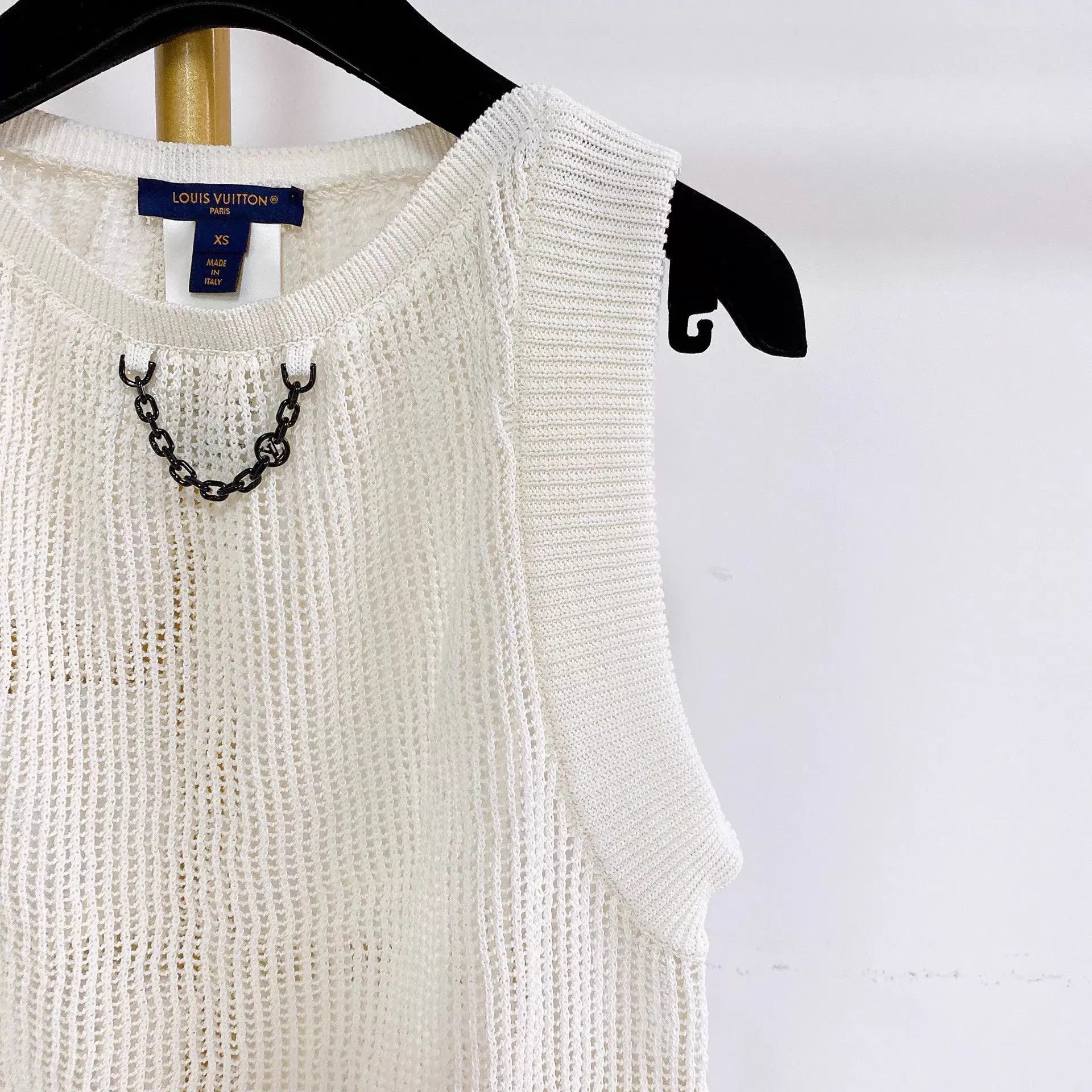 Louis Vuitton LV white knit sleeveless tee XS pre-owned Size XS / US 0-2 / IT 36-38 - 4 Thumbnail