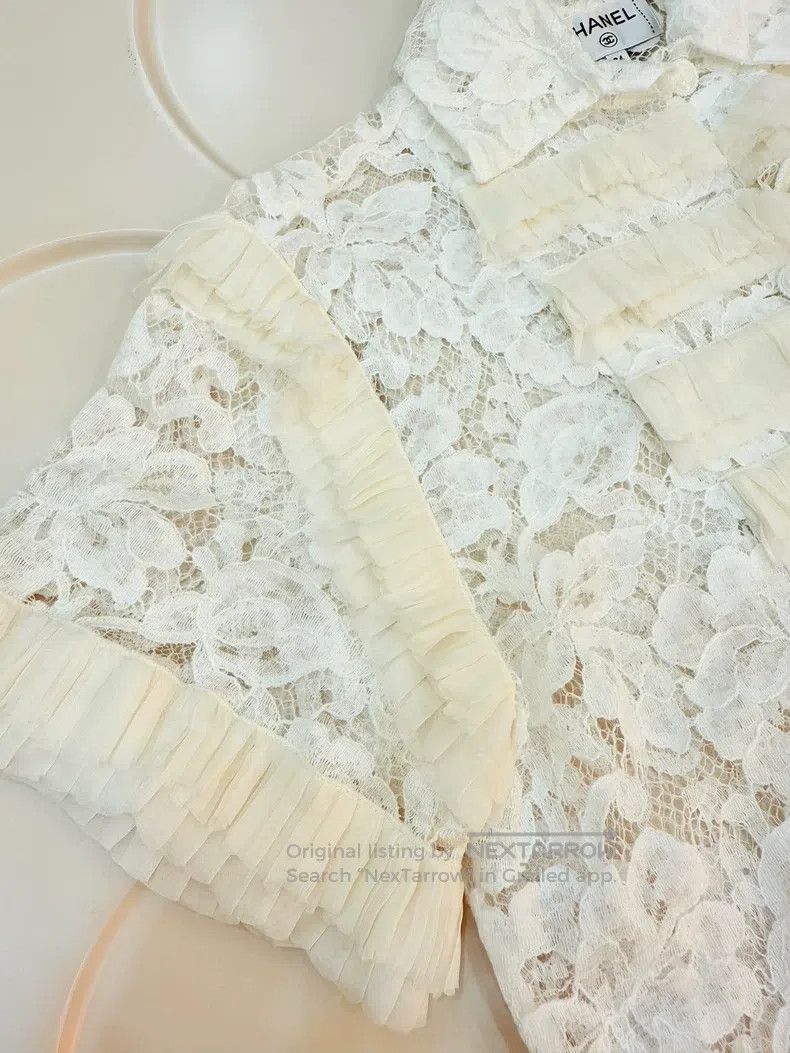 Chanel Chanel Cream Cake Lace Short Sleeve Size XXS / US 00 / IT 34 - 6 Thumbnail
