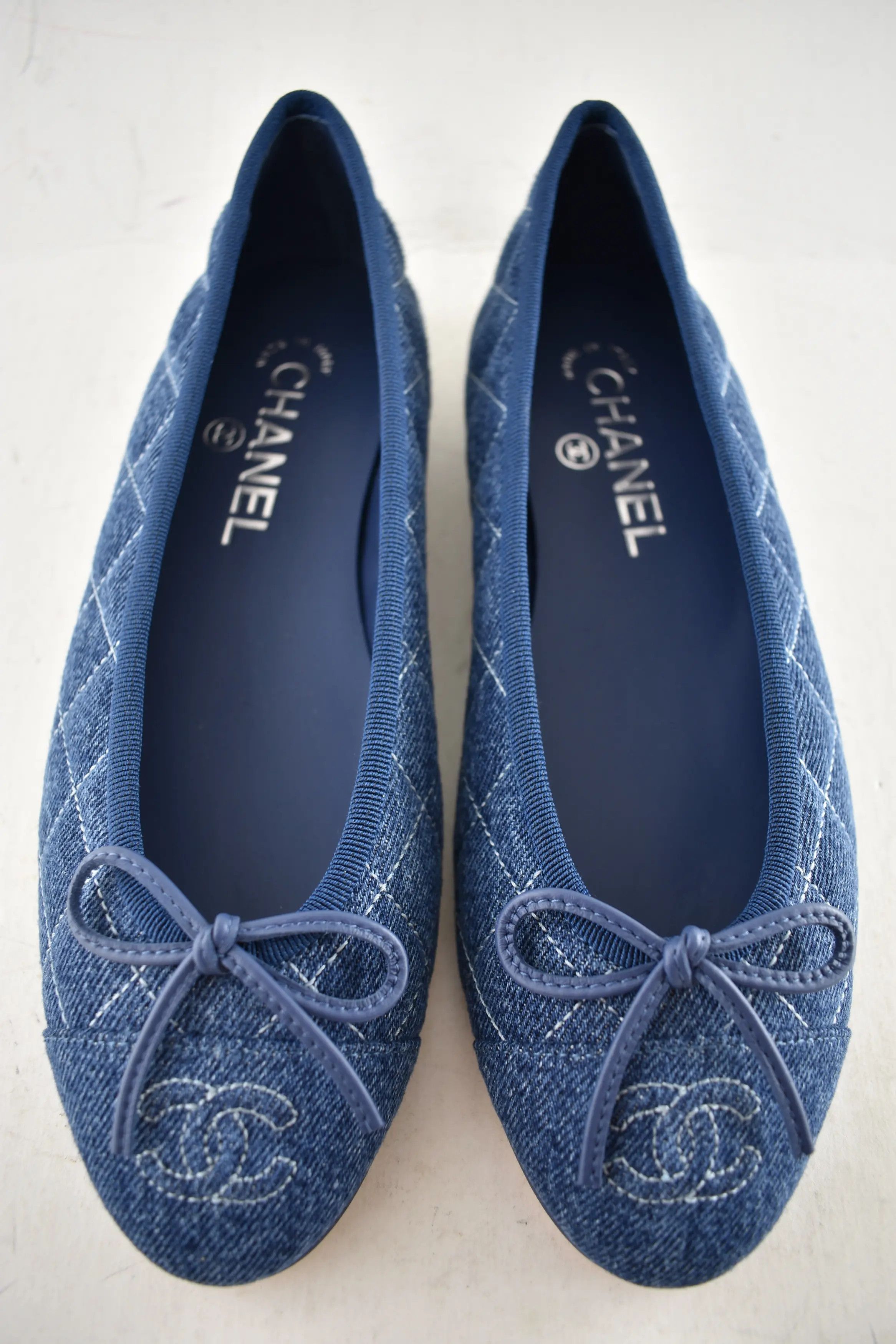 Chanel os11x0426 Denim Quilted CC Logo Ballet Ballerina Flats Blue Size US 8 / IT 38 - 4 Thumbnail