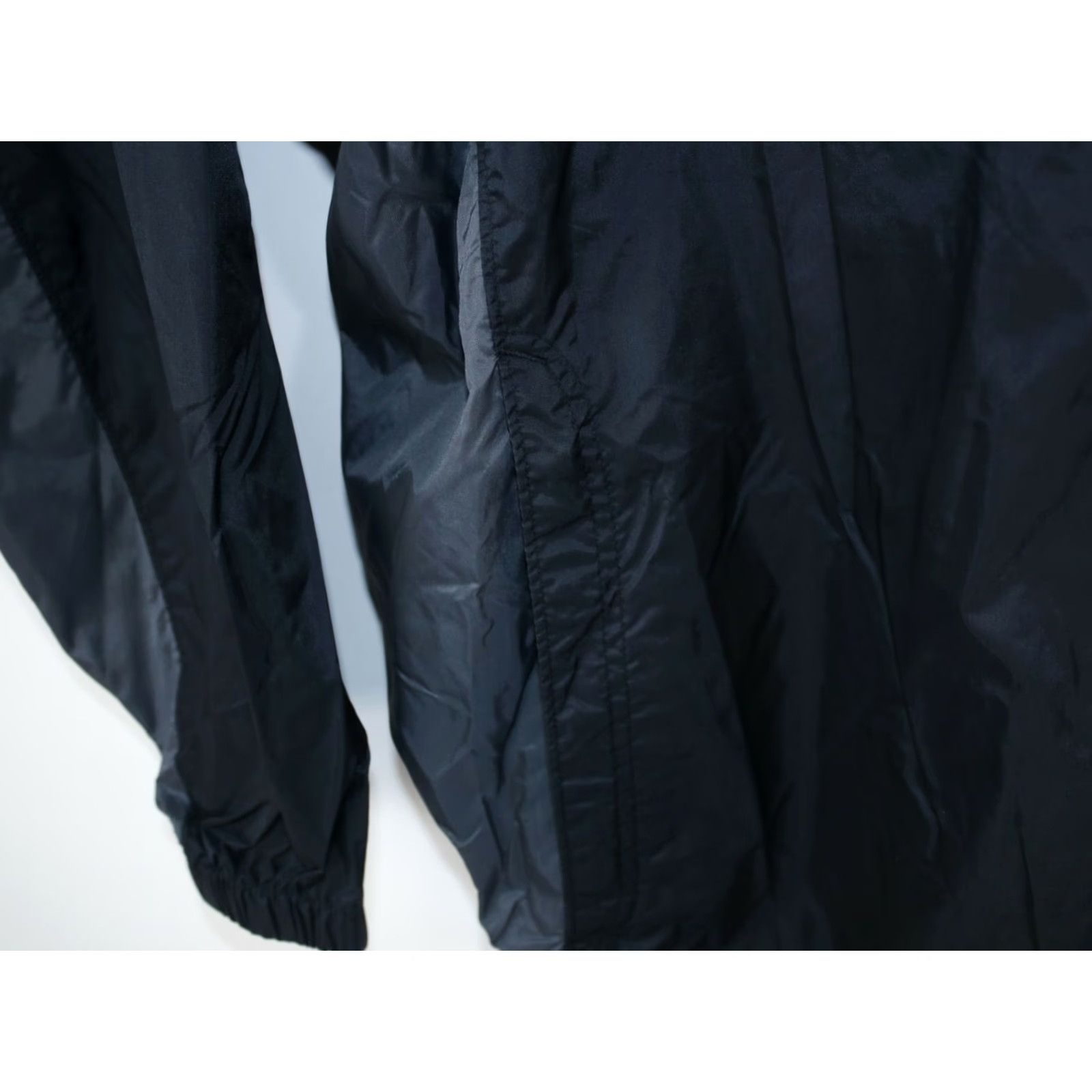 Vintage Columbia Sportswear Full Zip Windbreaker Jacket Men Black Medium Size US M / EU 48-50 / 2 - 4 Thumbnail
