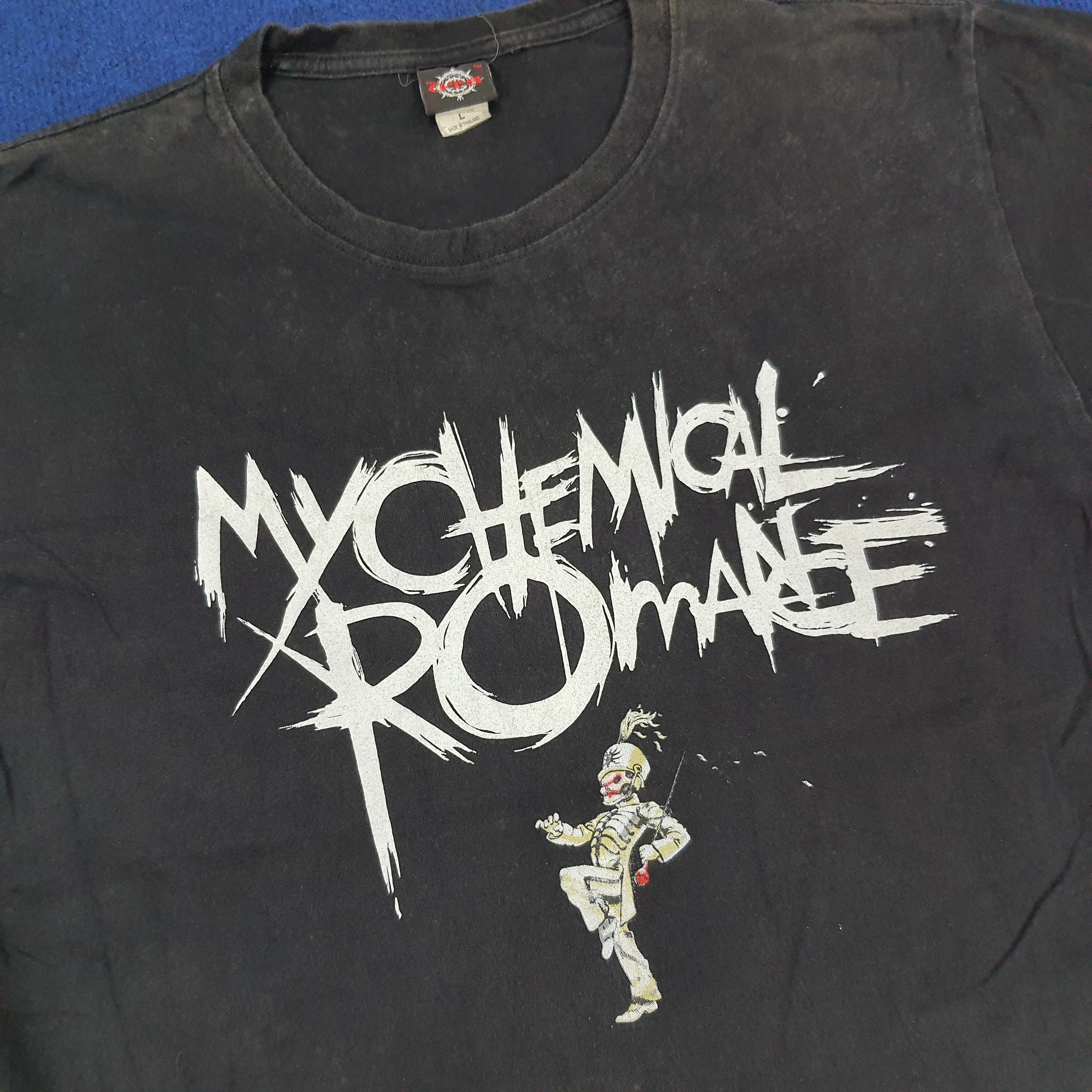 Band Tees × Vintage Vintage My Chemical Romance The Black Parade T-shirt Size US L / EU 52-54 / 3 - 2 Thumbnail