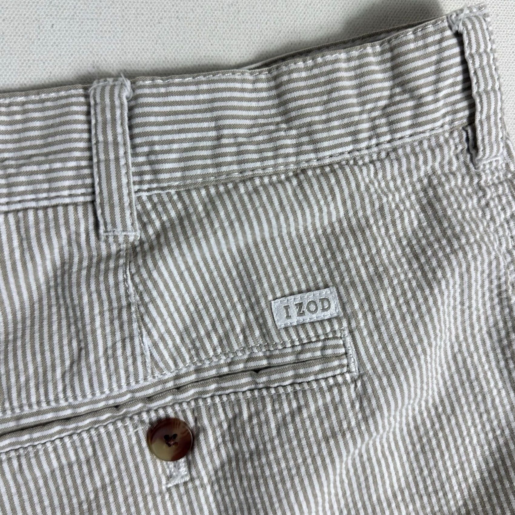Izod IZOD GOLF Men's Shorts 42 Seersucker Striped Beige Inseam 10 Casual Size US 42 / EU 58 - 5 Thumbnail