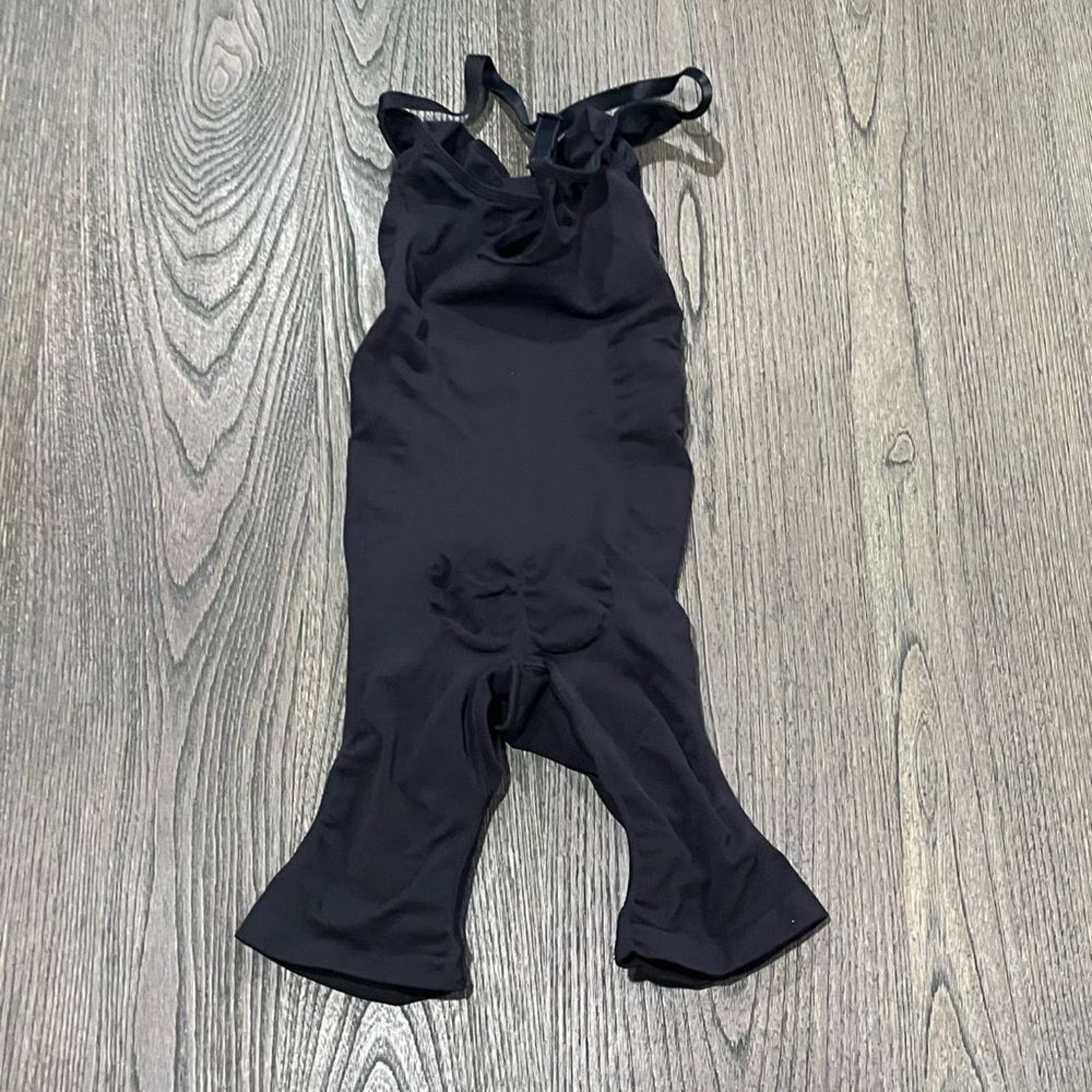 SKIMS NWOT Skims Sculpting Bodysuit Mid Thigh - Size S/M Size S / US 4 / IT 40 - 3 Thumbnail