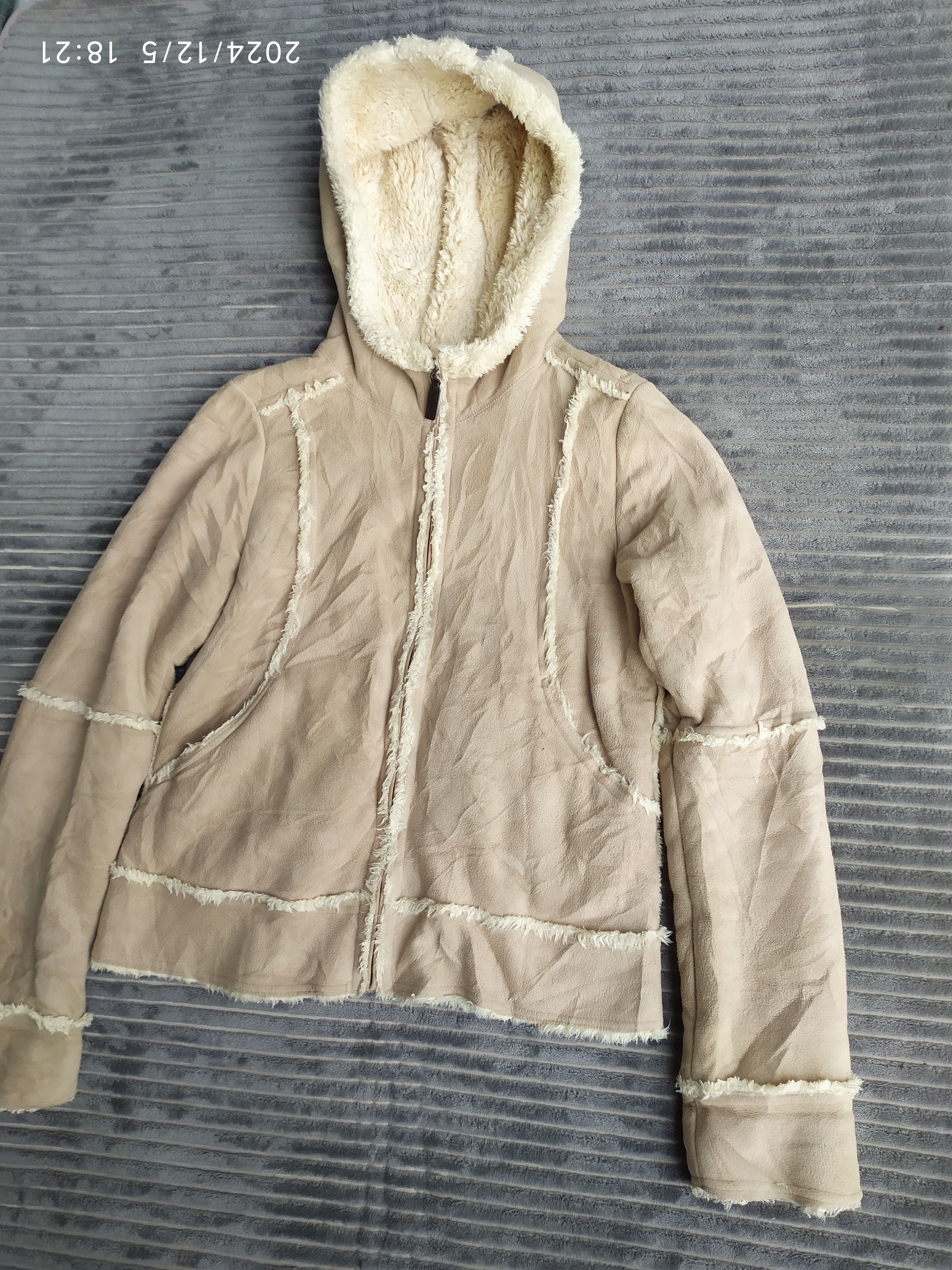 Uniqlo Japanese Uniqlo B3 Hoodie Fleece Jacket Style Size M / US 6-8 / IT 42-44 - 3 Thumbnail