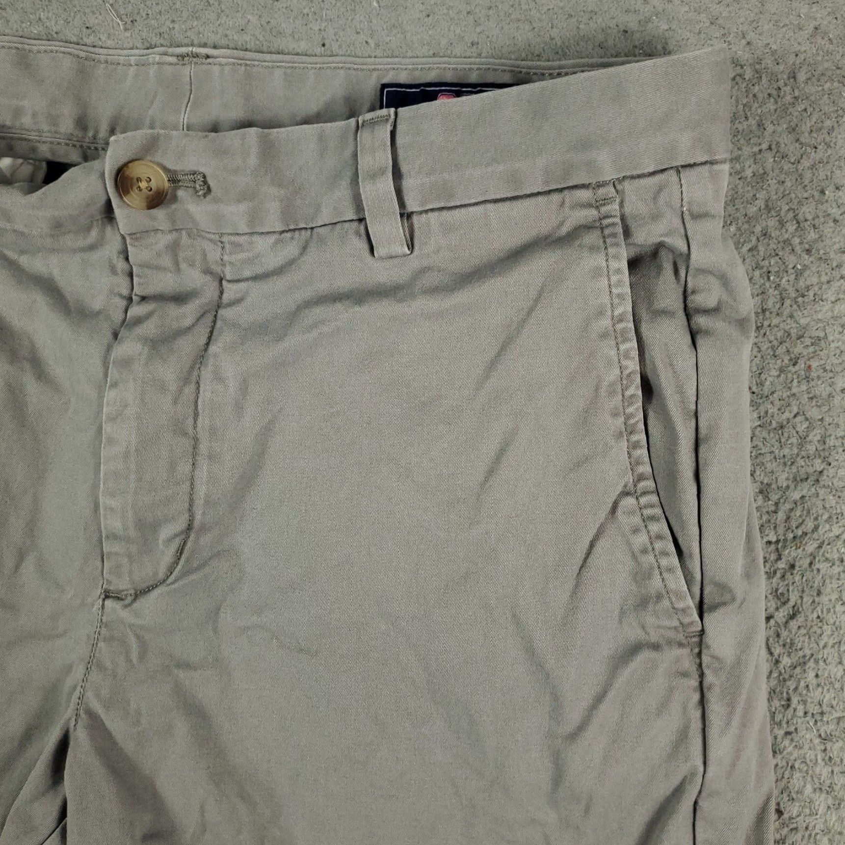 Vineyard Vines VINEYARD VINES Shorts Mens Size 33 Flat Front Chino Gray Casual Spring Summer Fall Winter Size US 33 - 3 Thumbnail