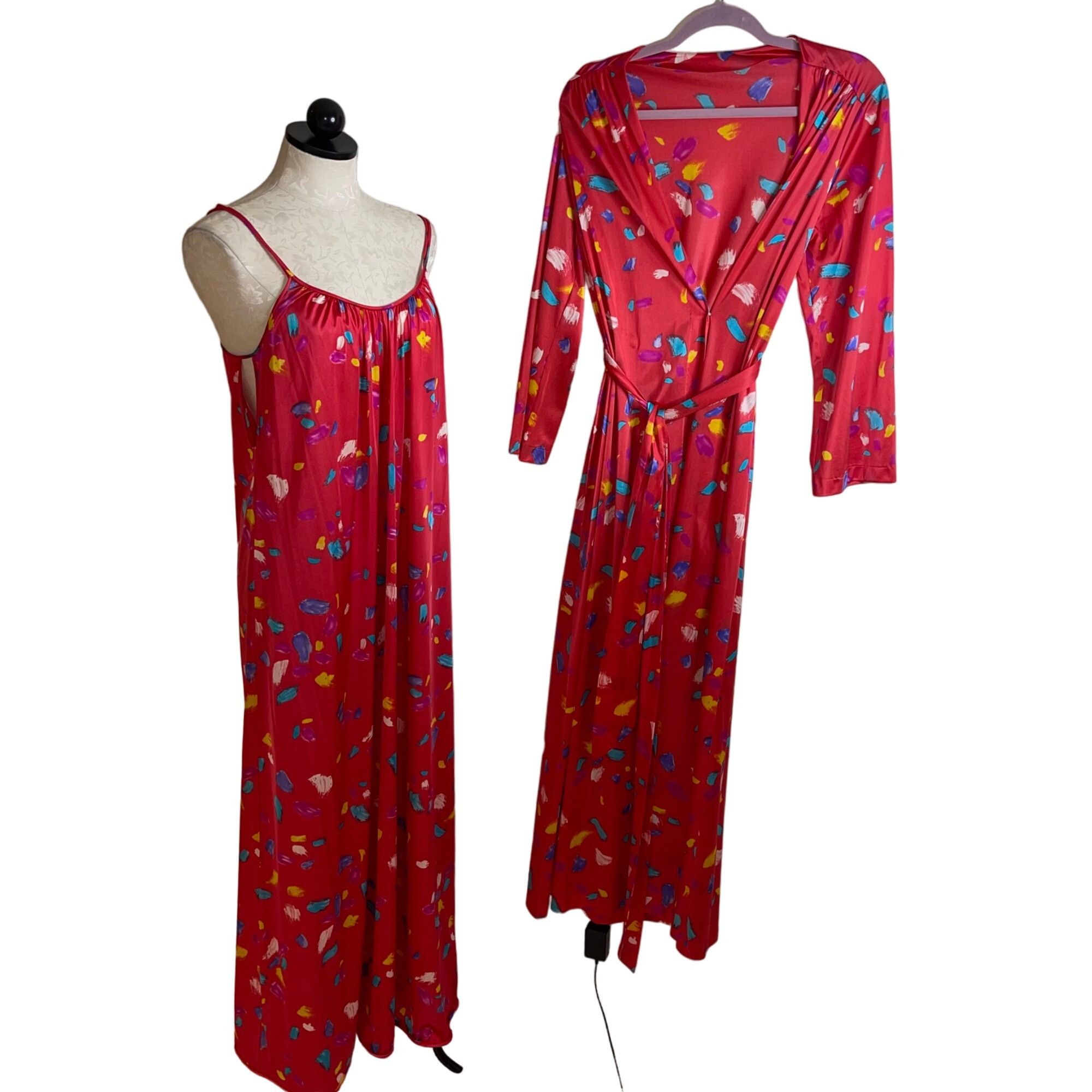 image of Vanity Fair Vintage 80's Womens Nightgown Robe Set Size S Red