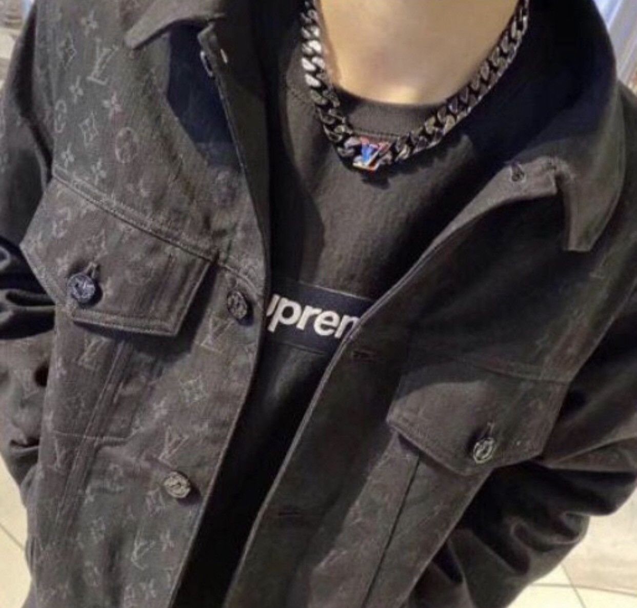 Louis Vuitton Louis Vuitton Black floral jacket with dark patterns jacket Size US XL / EU 56 / 4 - 4 Thumbnail