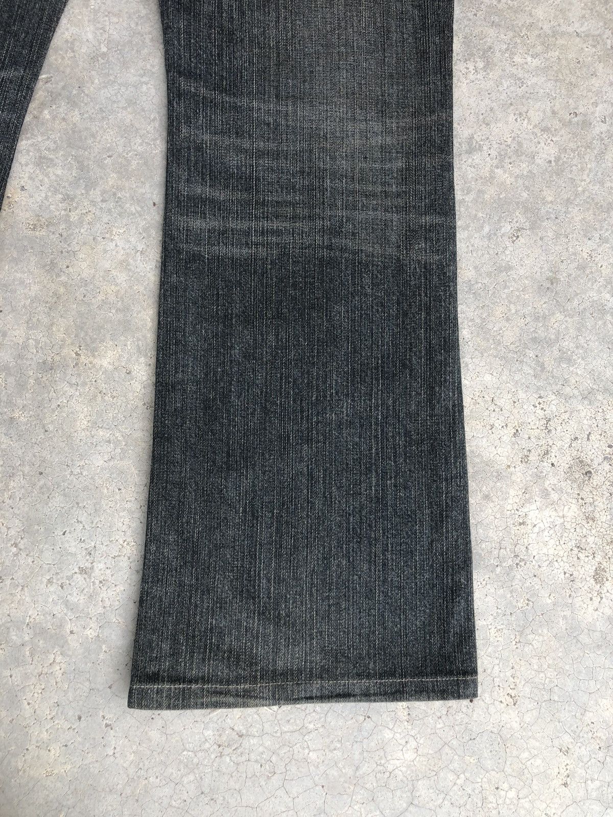 If Six Was Nine Japanese Uniqlo Flared Jeans Distressed Jeans Broken Denim Size US 34 / EU 50 - 12 Thumbnail