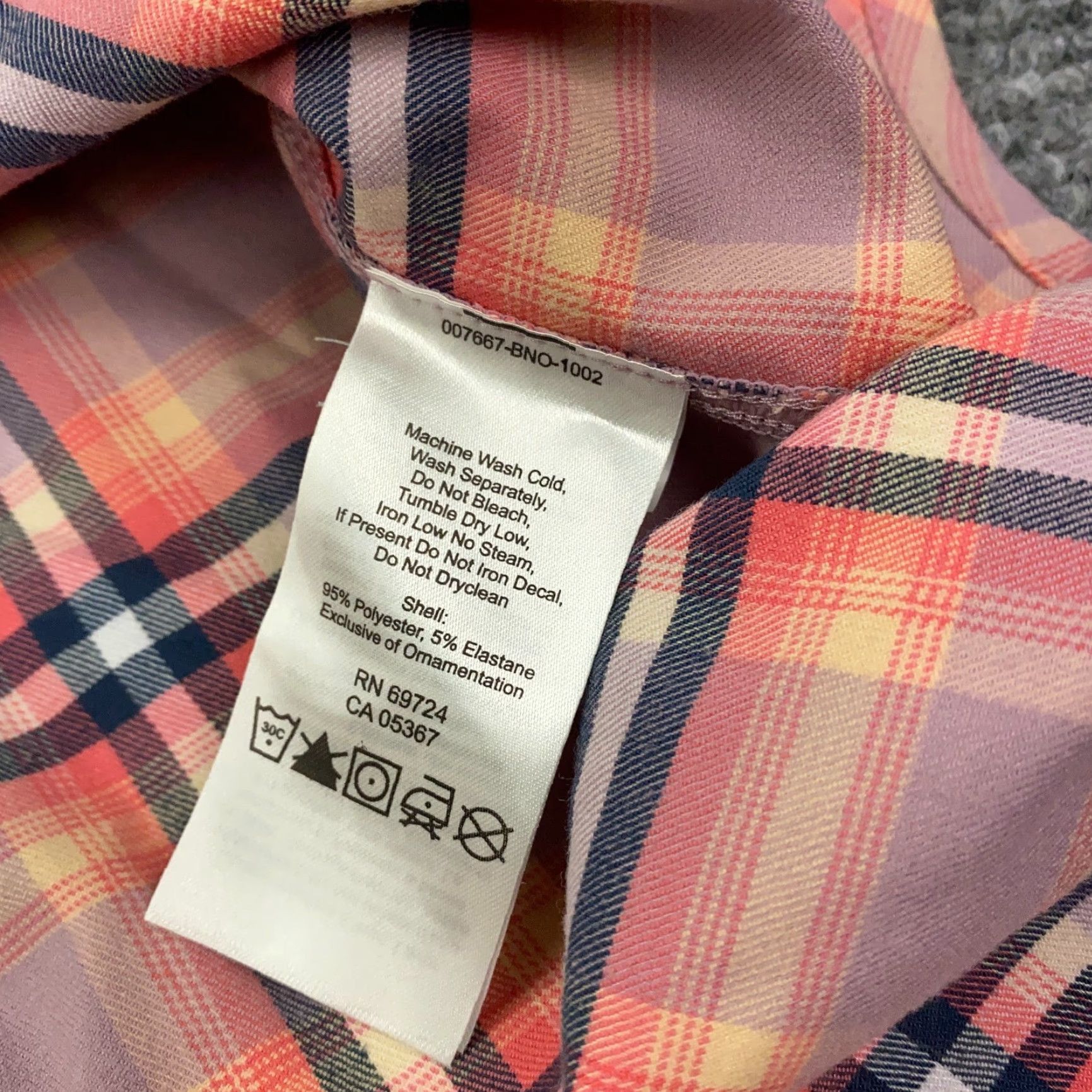 Mountain Hardwear VINTAGE Mountain Hardwear Stretchstone Pop Over Shirt Womens Small Pink Plaid Roll Tab Size S / US 4 / IT 40 - 5 Thumbnail