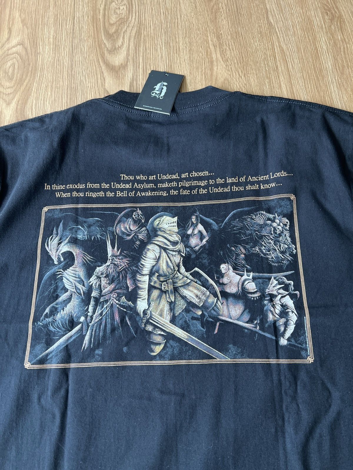 Anime Dark souls X dodsrit Console Game Tshirt Size US XL / EU 56 / 4 - 2 Thumbnail