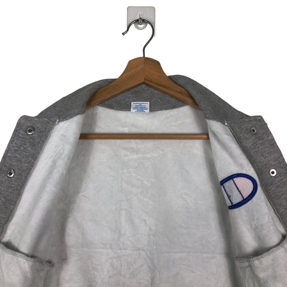 Japanese Brand For Girls Vintage Bomber Jacket Champion Spell Out Big Logo Size US M / EU 48-50 / 2 - 8 Thumbnail