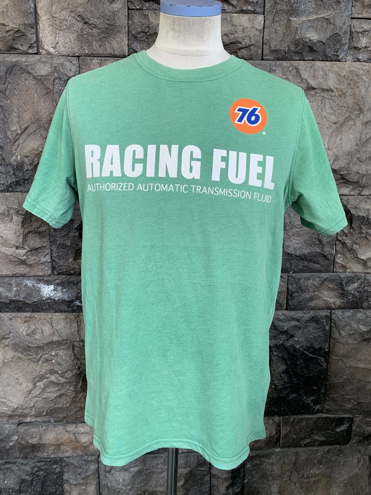 Vintage Vintage Union 76 Racing Fuel T Shirt Size US L / EU 52-54 / 3 - 1 Thumbnail
