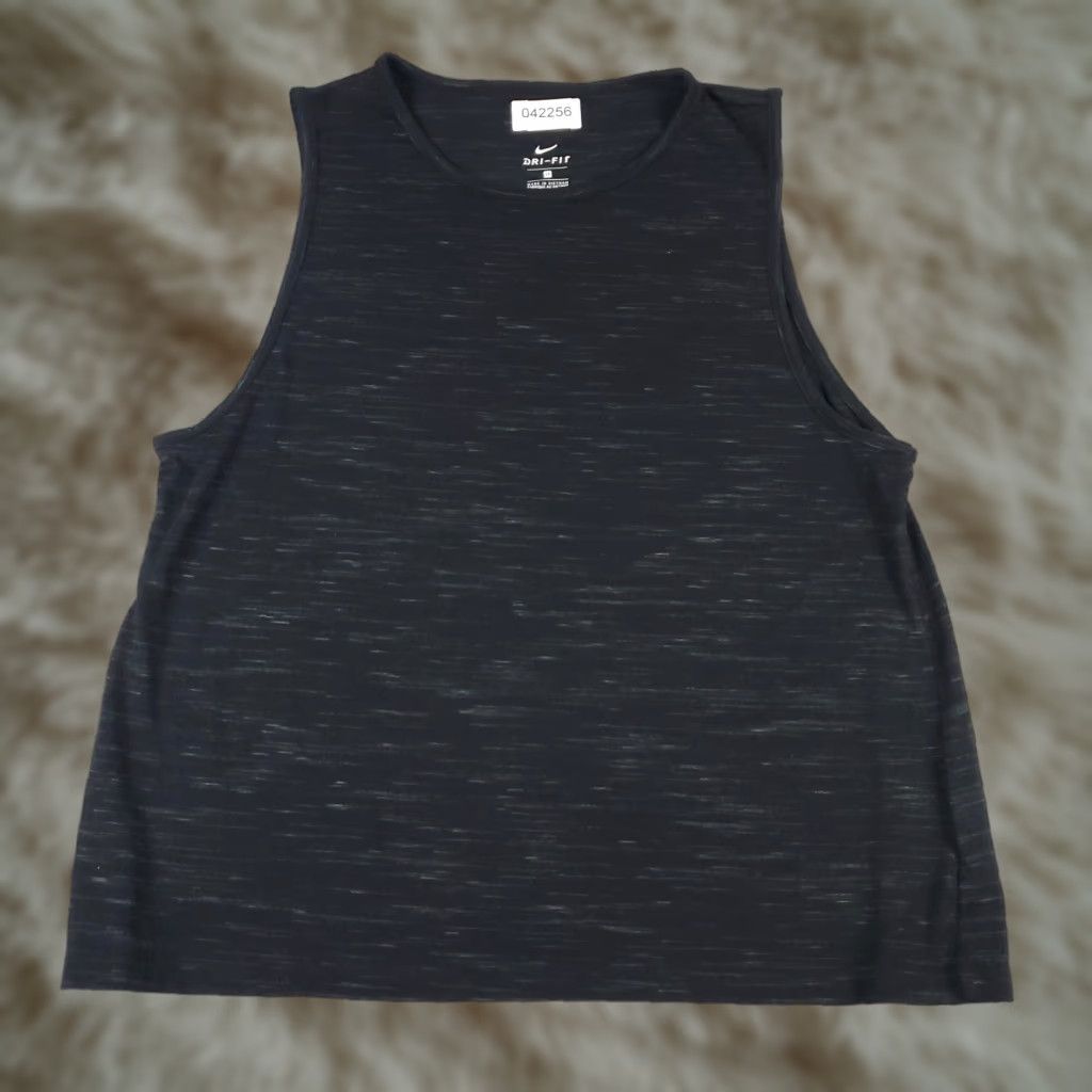 Nike Nike T Shirt Womens 1X Black Swoosh Active Sleeveless Dri-Fit Size XL / US 12-14 / IT 48-50 - 1 Thumbnail