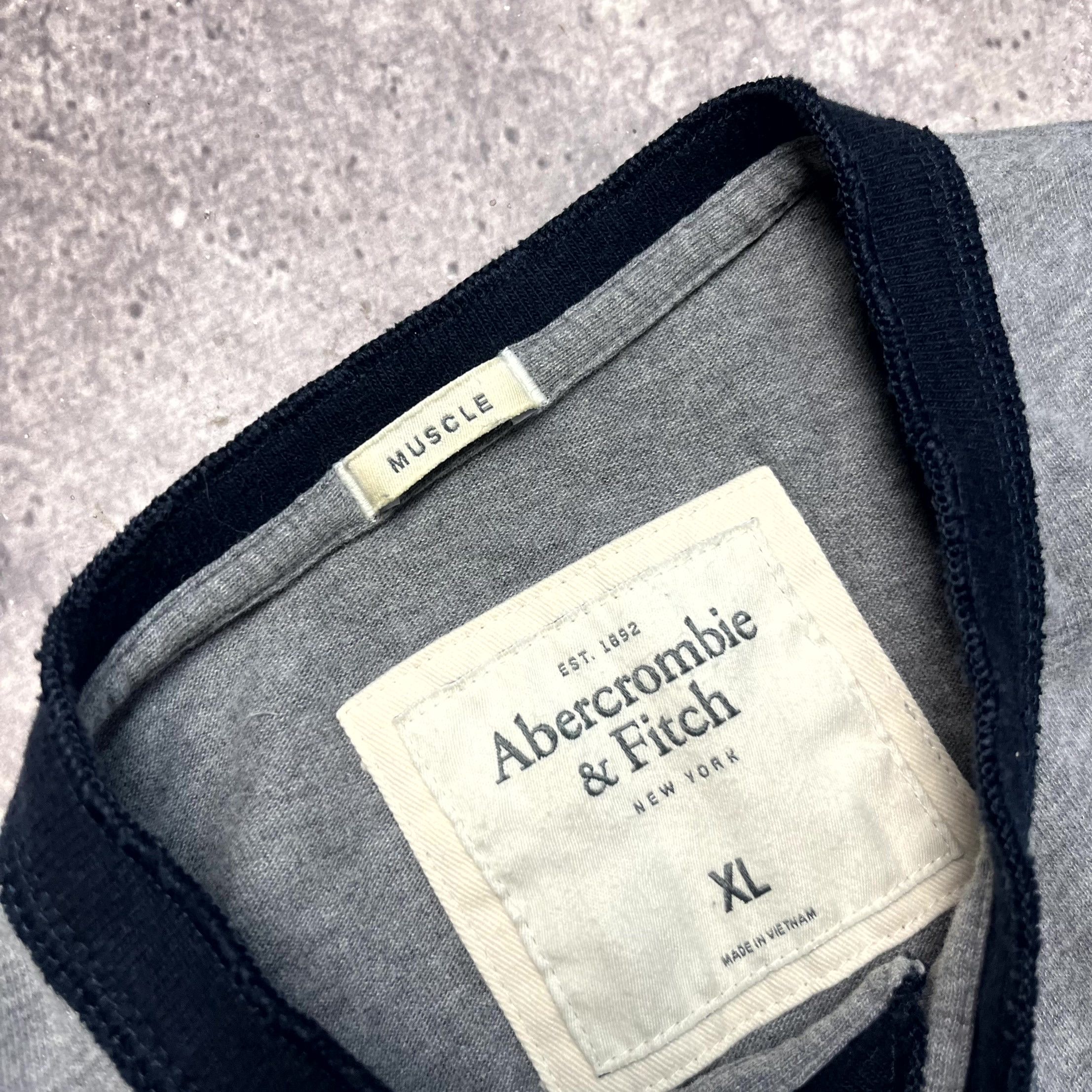 Abercrombie & Fitch Y2K Abercrombie & Fitch Muscle Gray Long Sleeve Size XL Size US XL / EU 56 / 4 - 6 Thumbnail