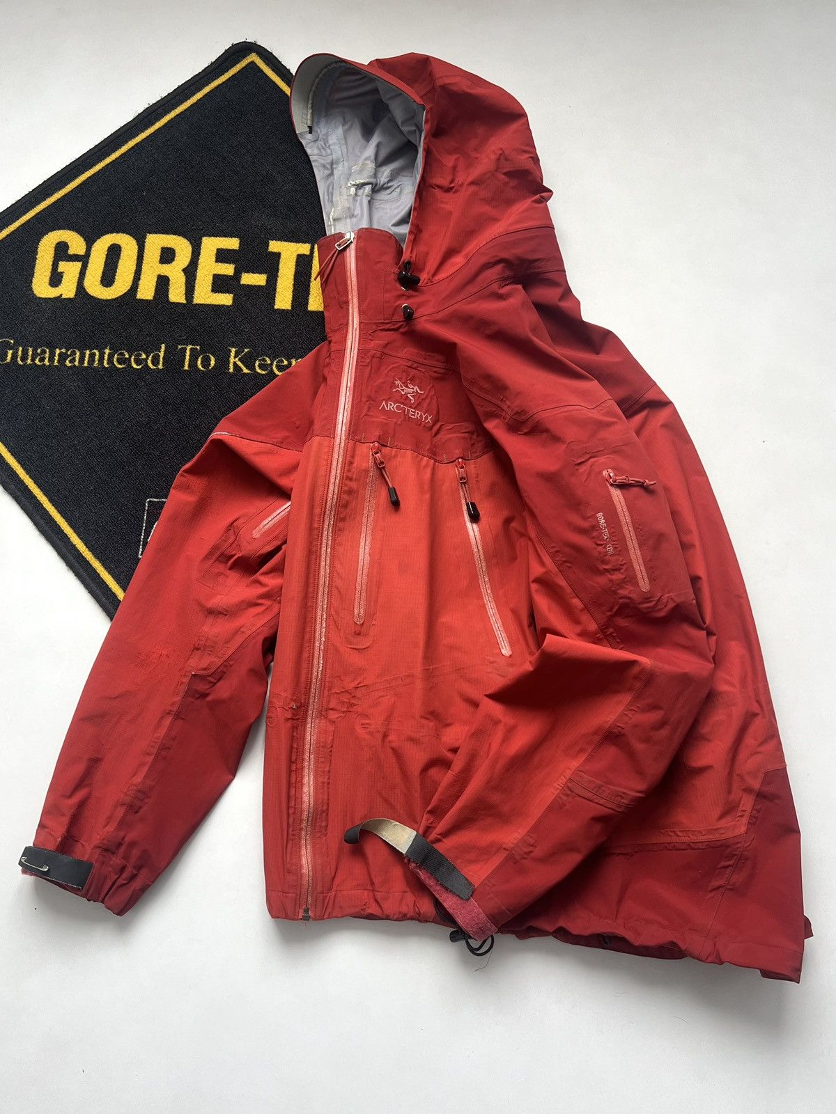 Arc'teryx 🔥Vintage 2004 Arcteryx Theta SV Sangria Red Gore-Tex Jacket Size US XL / EU 56 / 4 - 4 Thumbnail