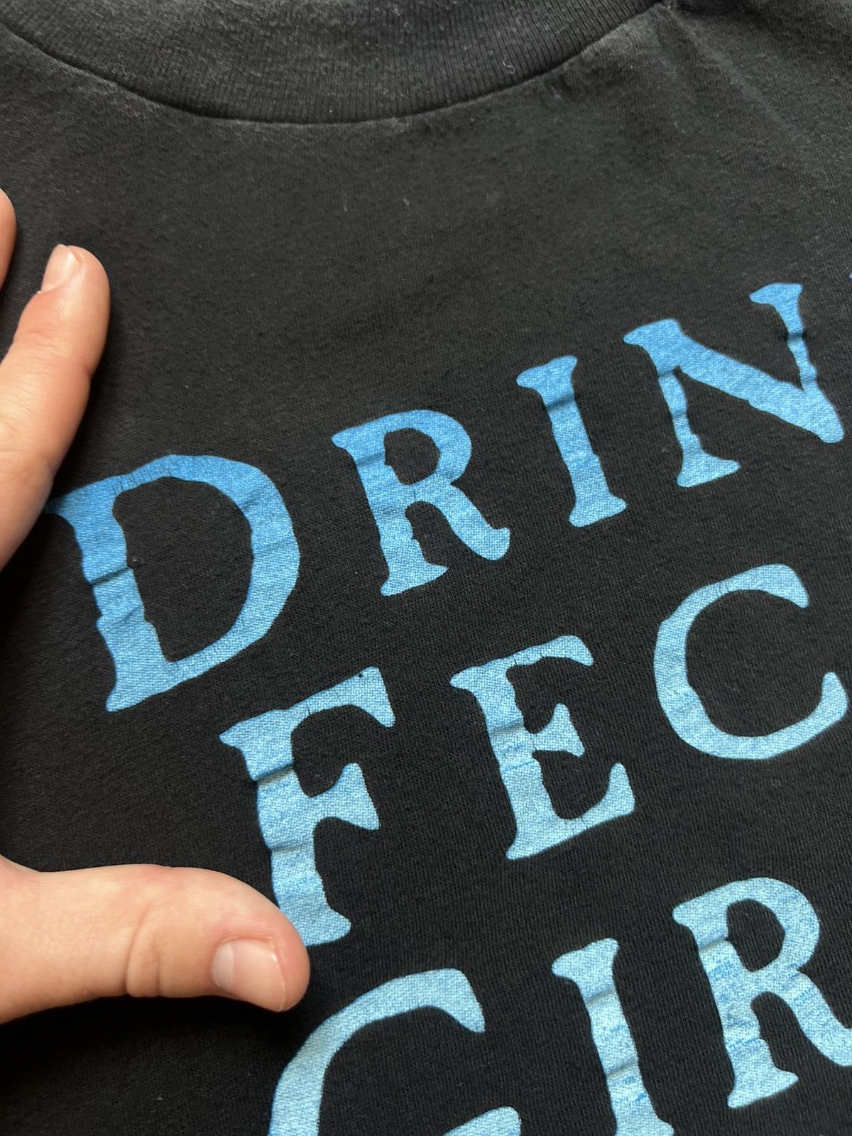 Vintage Vintage 90s Father Ted Drink Feck Girls Arse T-shirt Size US XL / EU 56 / 4 - 8 Thumbnail