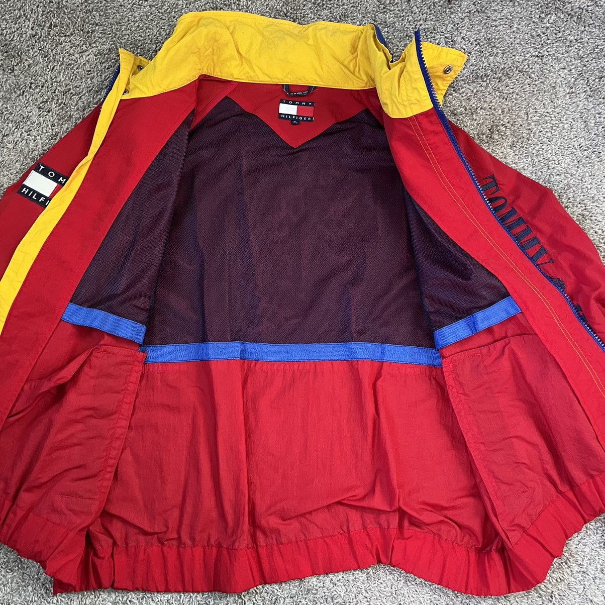 Tommy Hilfiger × Tommy Jeans Tommy Hilfiger Jacket Size XL Red Windbreaker Spellout 90’s Size US XL / EU 56 / 4 - 4 Thumbnail