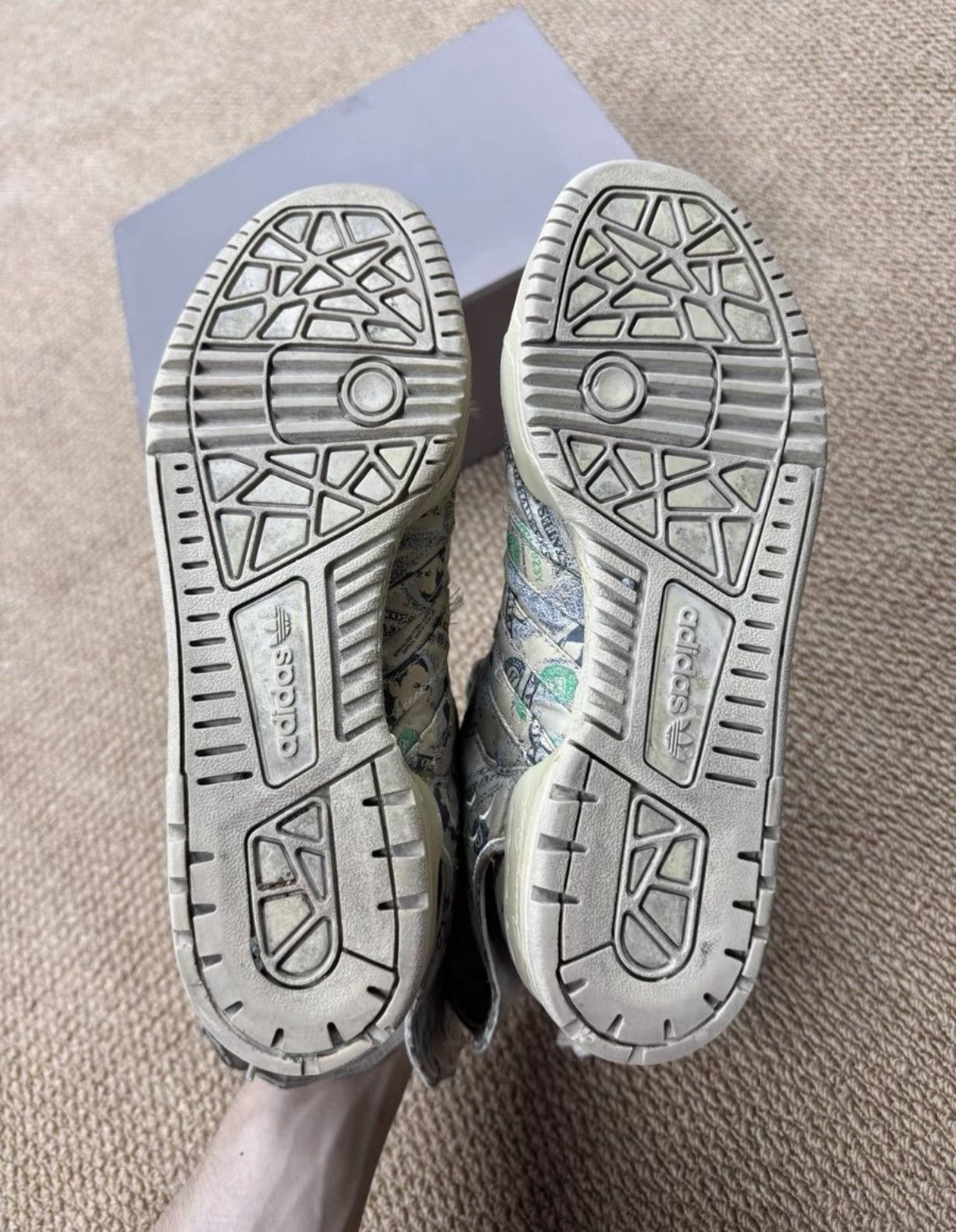 Adidas Adidas Jeremy Scott JS Wings Dollar G95773 K37 Size US 8 / EU 41 - 9 Thumbnail