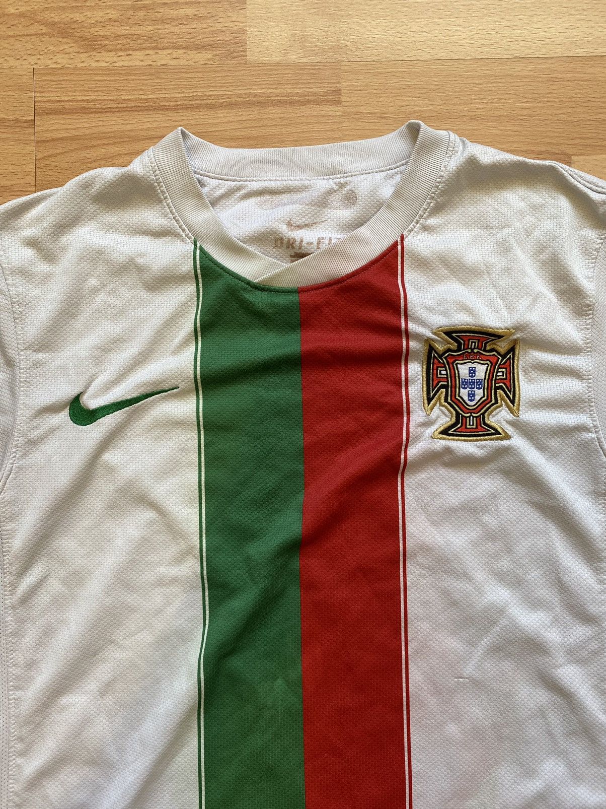 Nike FPF Portugal Men’s Nike Dri-Fit 2010 Soccer Football Jersey Size US S / EU 44-46 / 1 - 2 Thumbnail