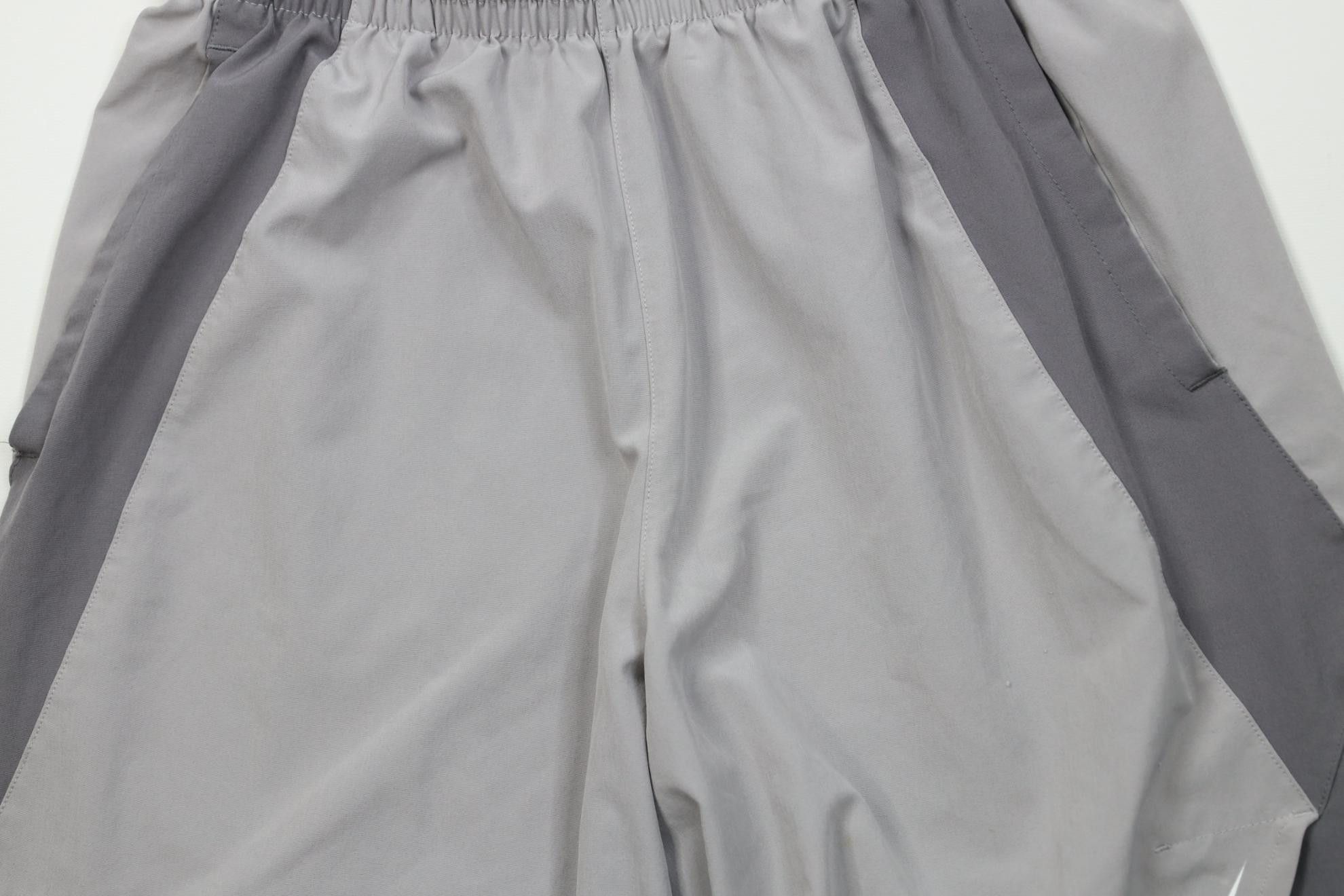 Nike Nike 9" Ultimate Flex Woven Training Gym Shorts Gray Size US 32 / EU 48 - 3 Thumbnail