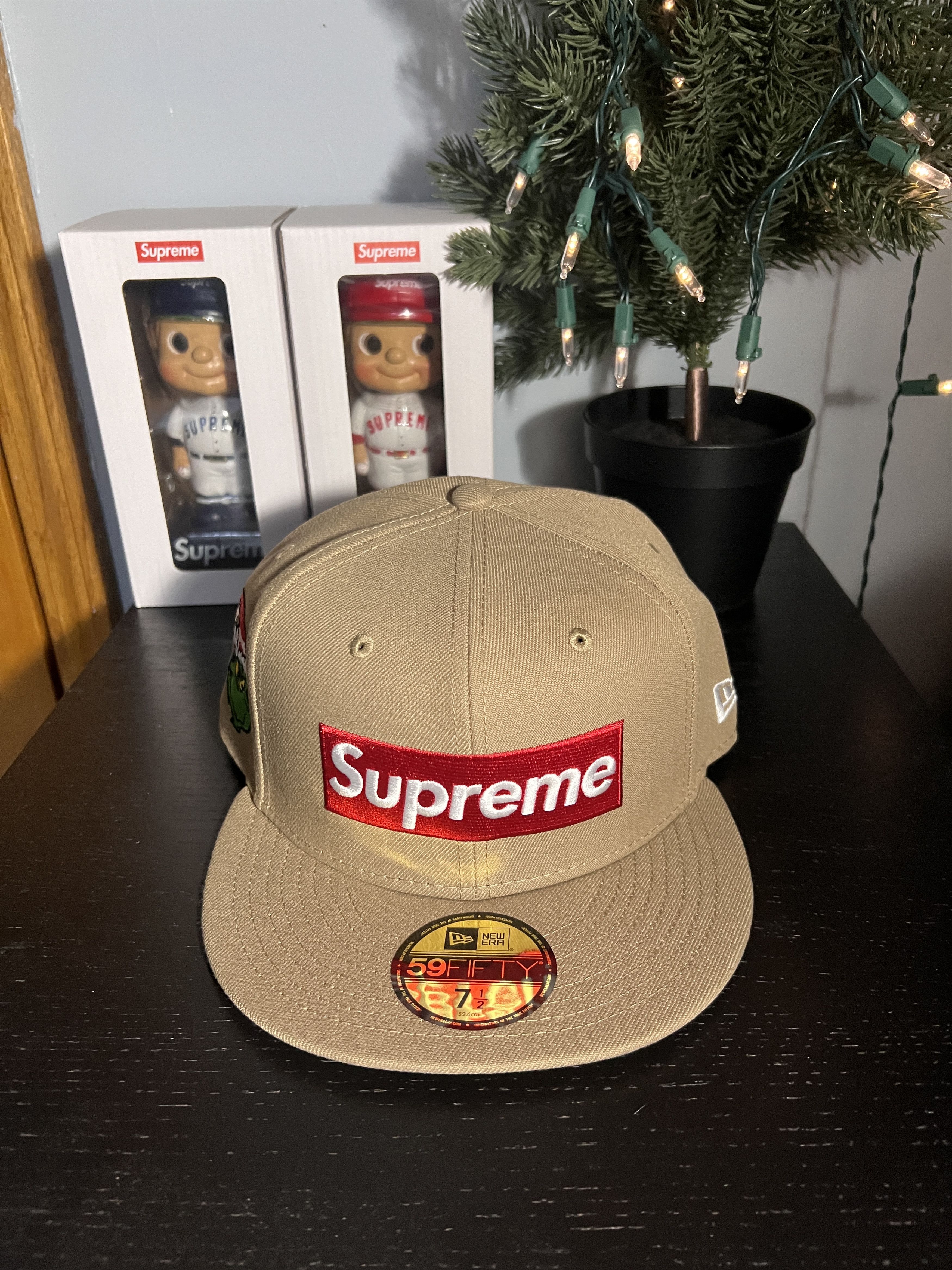 New Era × Supreme SUPREME NEW ERA THE GRINCH BOX LOGO FITTED CAP 