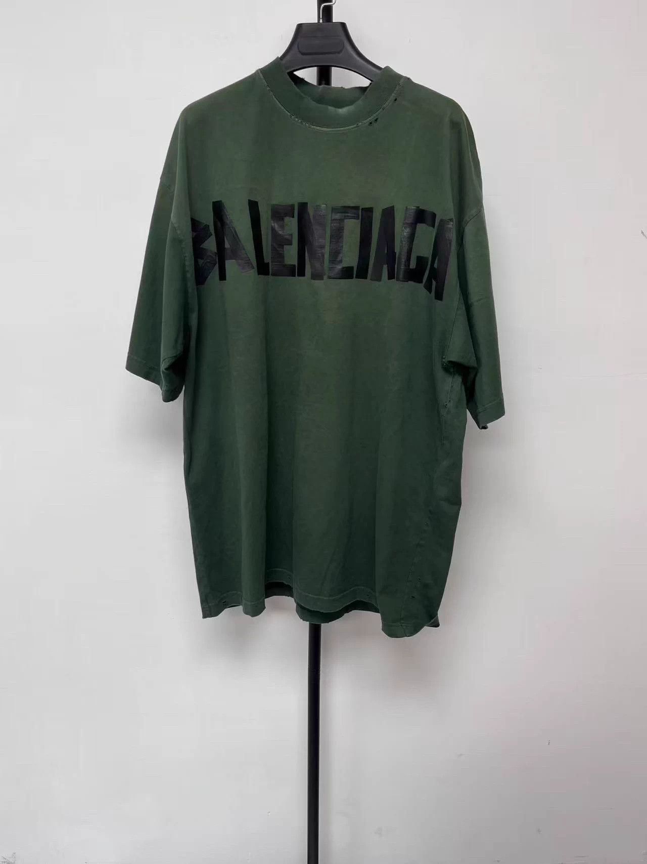 Balenciaga Balenciaga Green Logo Print Cotton T-Shirt S Size US S / EU 44-46 / 1 - 1 Thumbnail