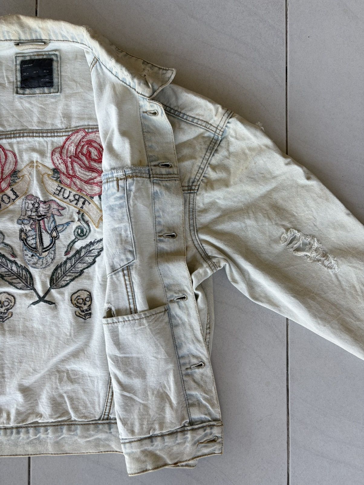 Zara Zara Man Denim Jacket With Two Rose Logo Distressed Denim Size US M / EU 48-50 / 2 - 10 Thumbnail