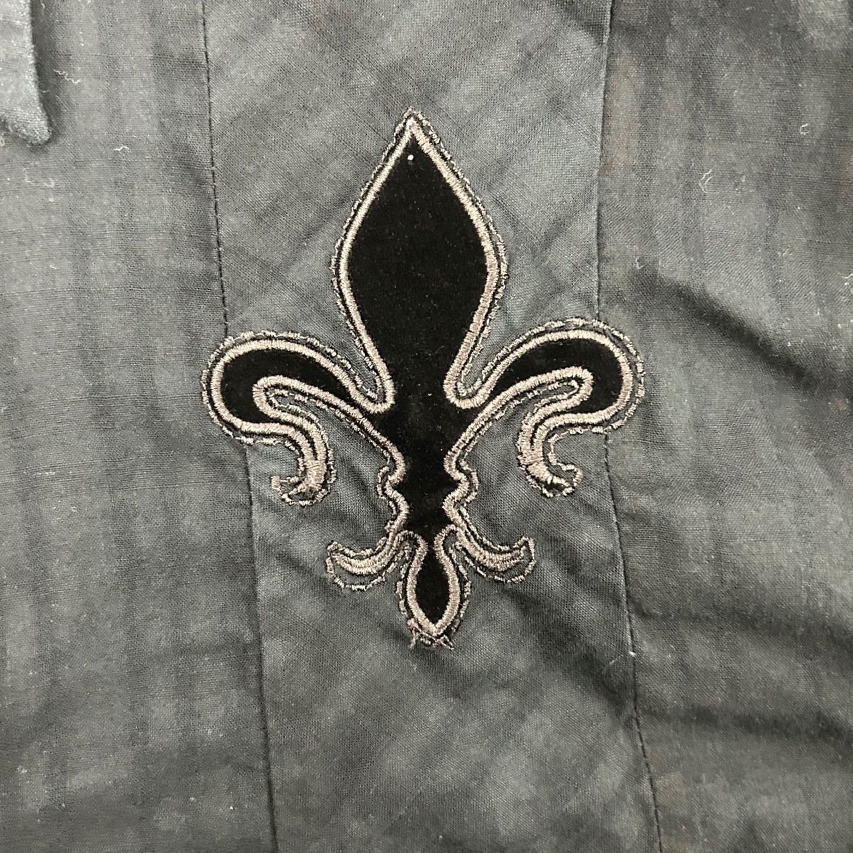 Fender Fender Custom Shop Rock & Roll Religion Shirt Mens XL Black Fleur De Lis Embroidered Studded Button-Up Collared Long Sleeve Gothic Concert Wear Size US XL / EU 56 / 4 - 4 Thumbnail