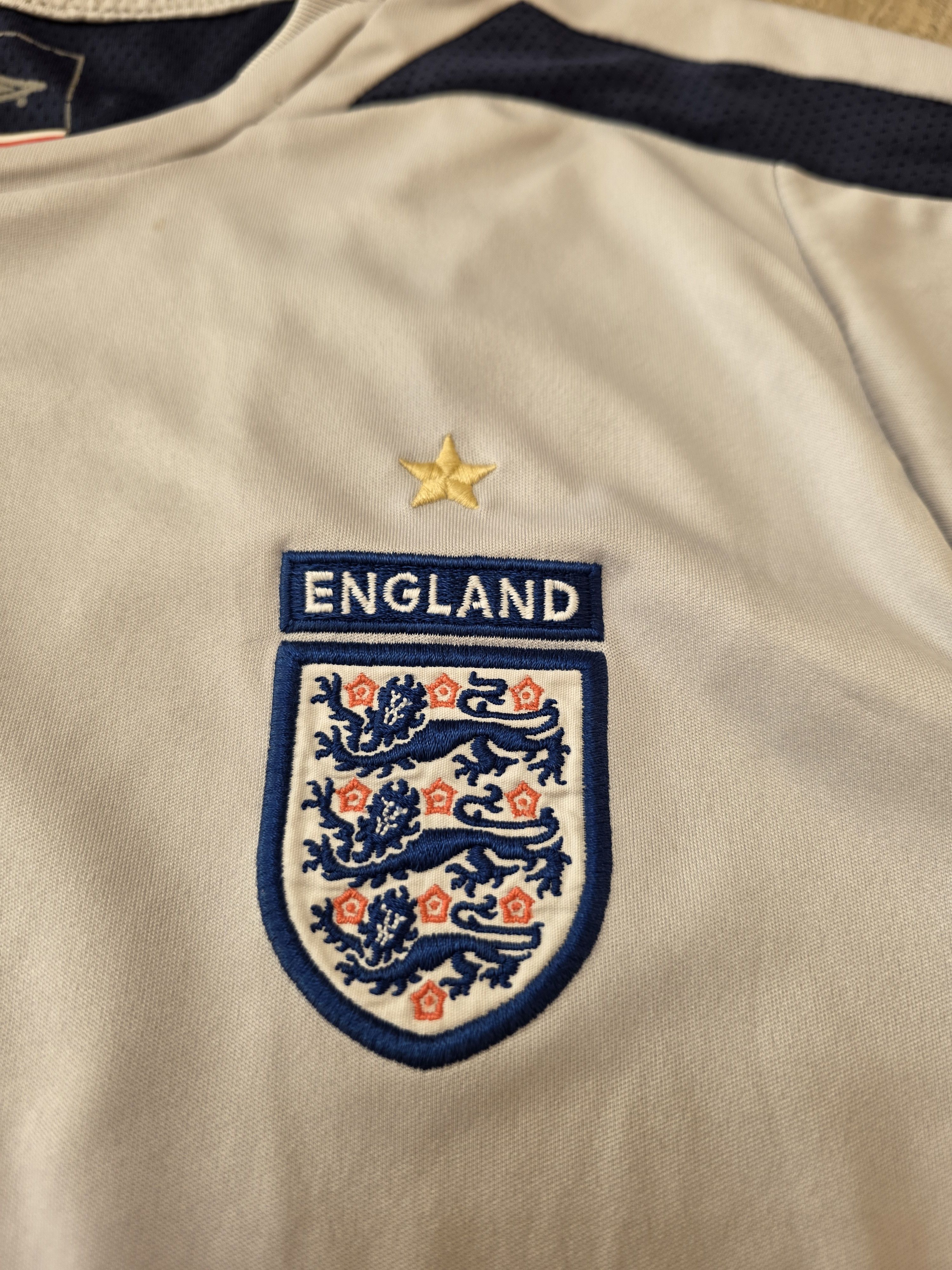 Umbro ENGLAND TRAINING FOOTBALL SHIRT SOCCER JERSEY Size US S / EU 44-46 / 1 - 4 Thumbnail