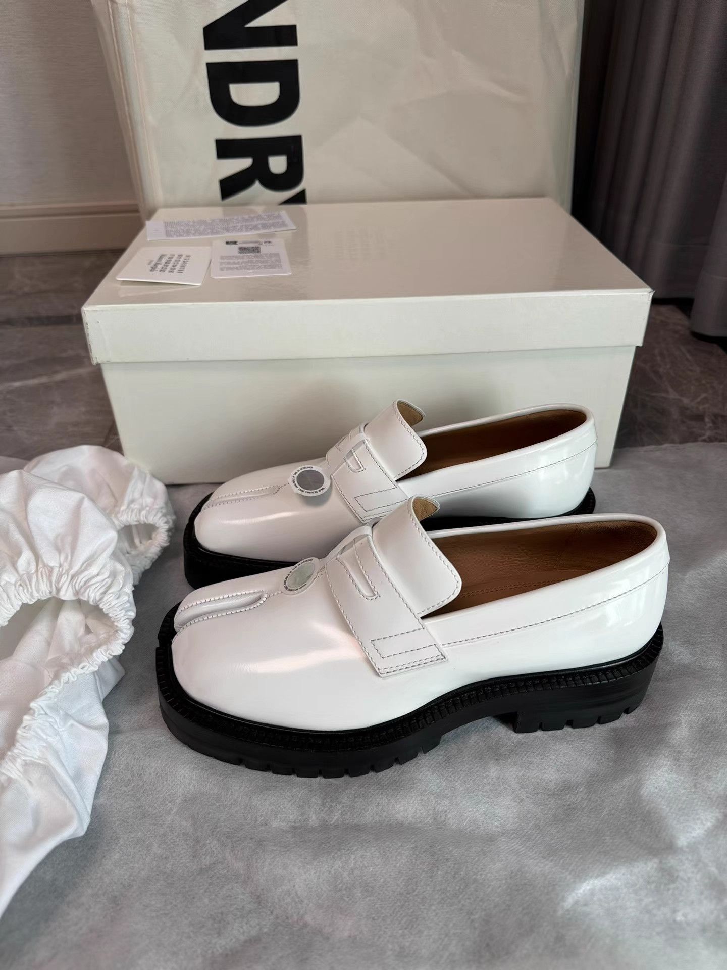 Maison Margiela Maison Margiela Tabi Split-Toe Platform Derby Shoes K6 Size US 5 / IT 35 - 1 Thumbnail