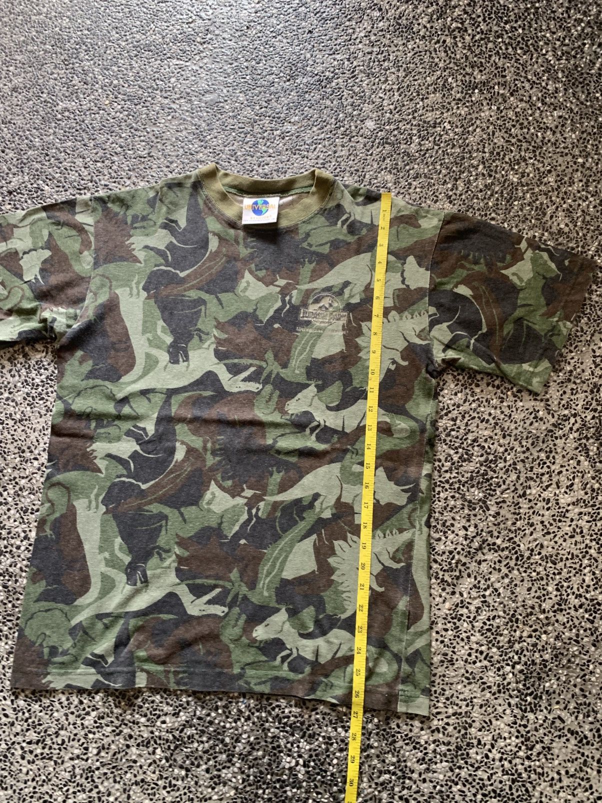 Universal Studios Vintage 90s Universal Studios Jurassic Park Movie Camo Tees Size US M / EU 48-50 / 2 - 9 Thumbnail