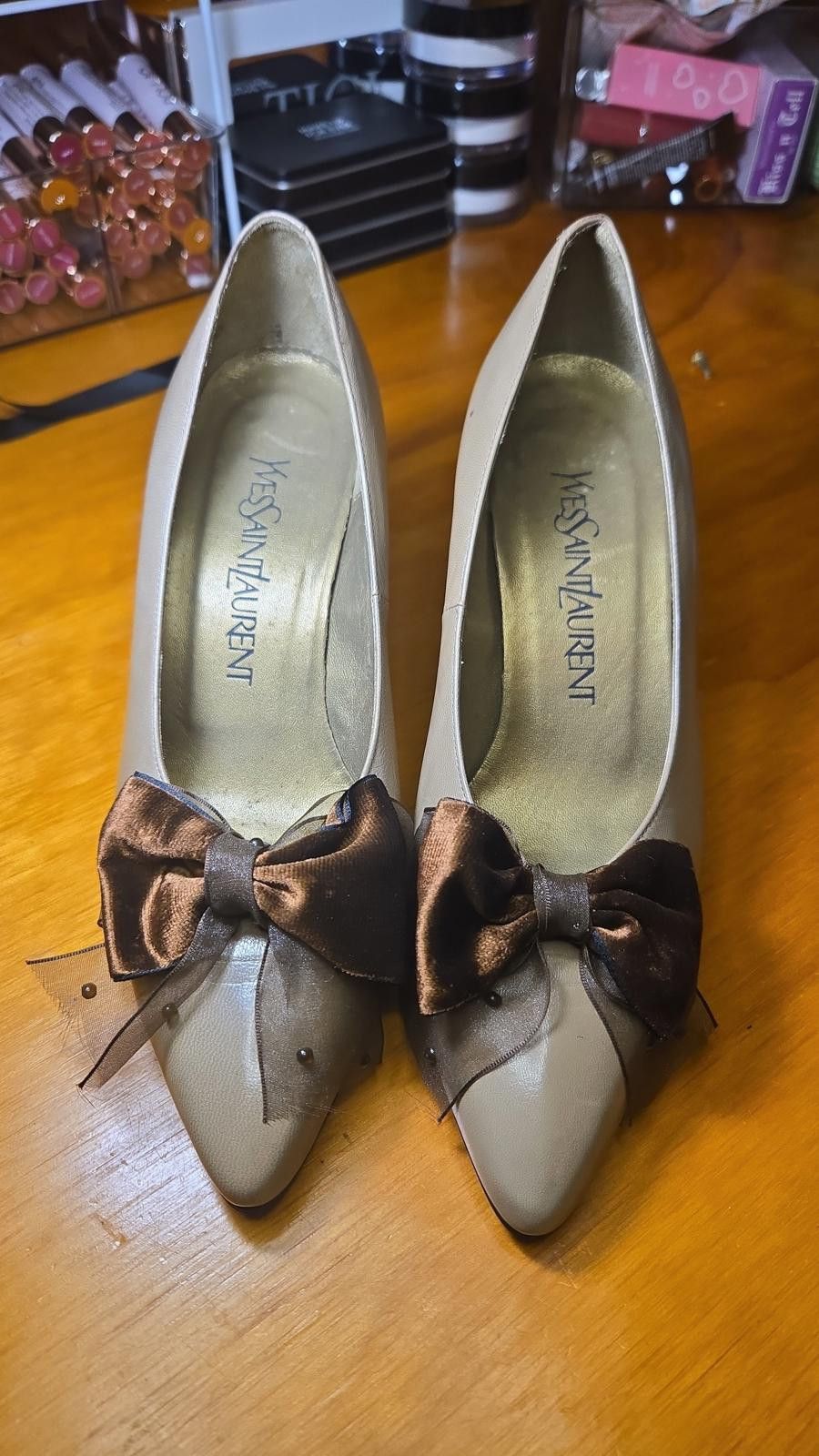 Yves Saint Laurent Paris Taupe Leather Bow Pumps